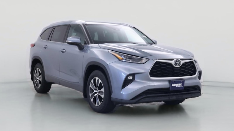 2021 Toyota Highlander XLE Hero Image