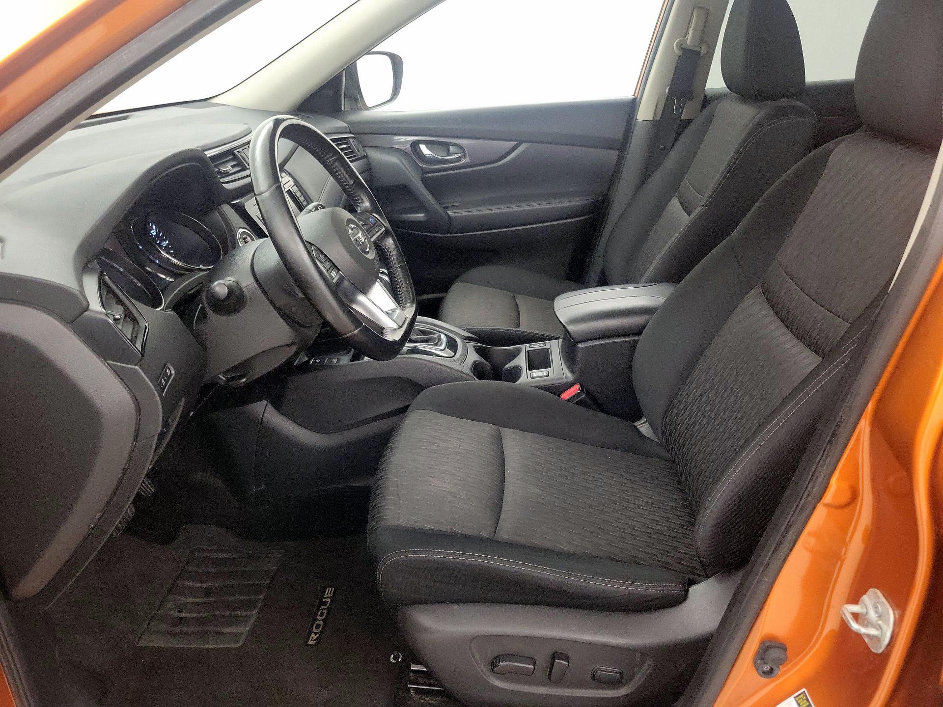 Thumbnail: 2019 Nissan Rogue - 11