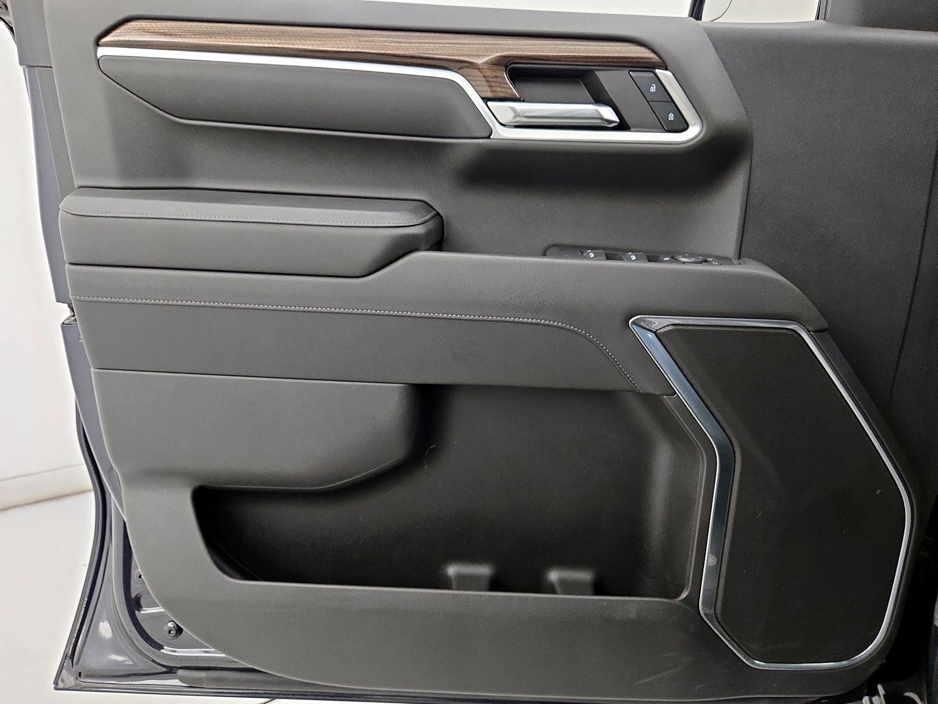 Thumbnail: 2022 Chevrolet Silverado 1500 - 12
