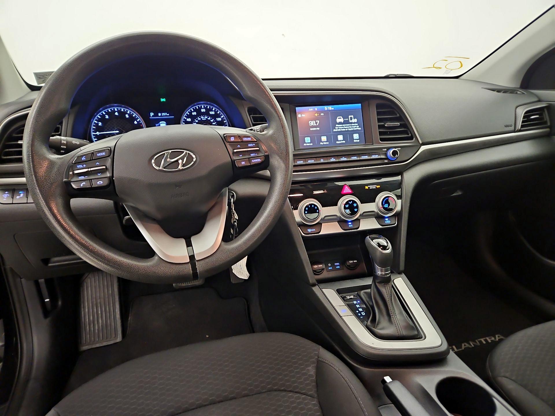 Thumbnail: 2019 Hyundai Elantra - 9
