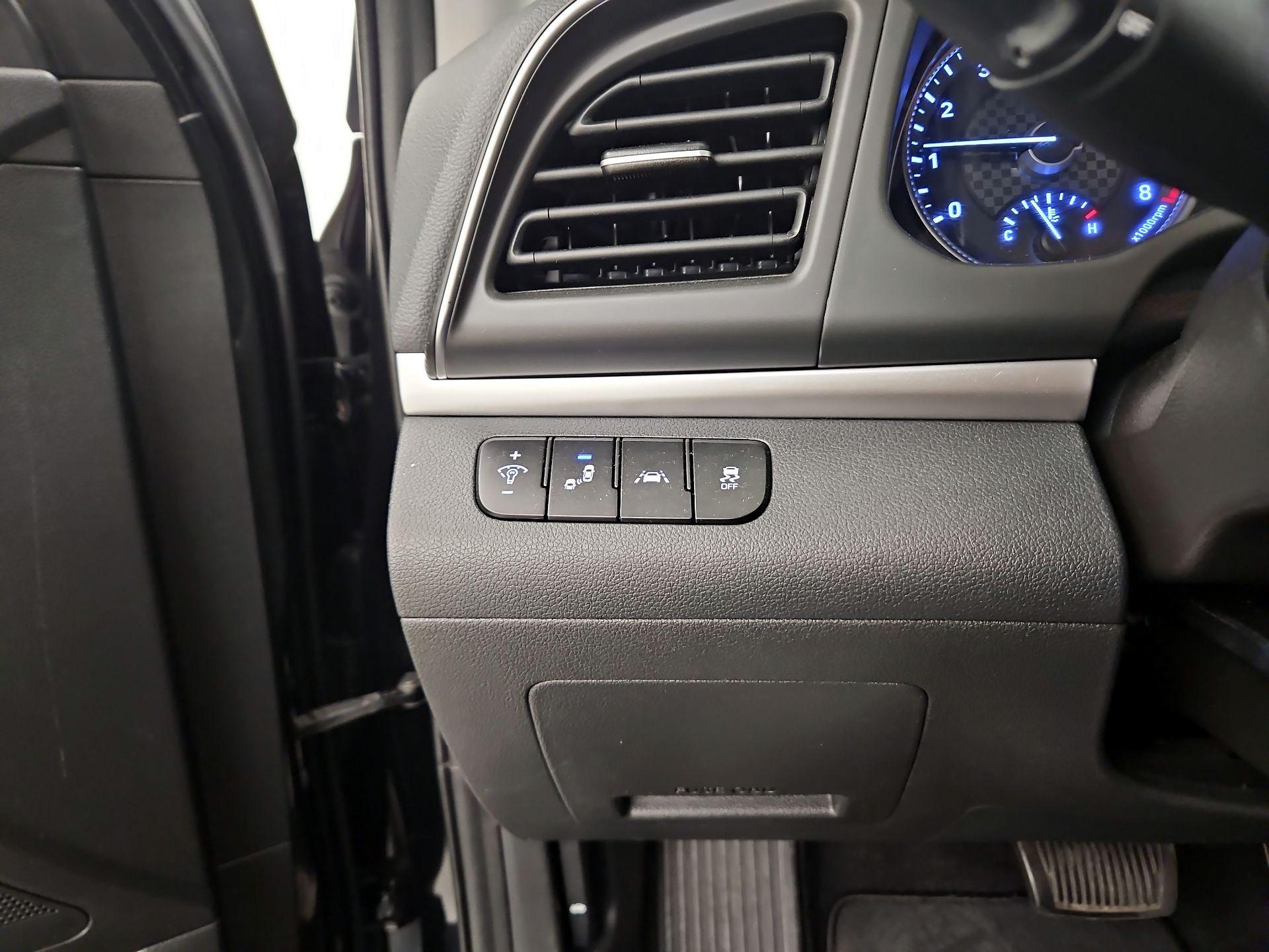 Thumbnail: 2019 Hyundai Elantra - 13