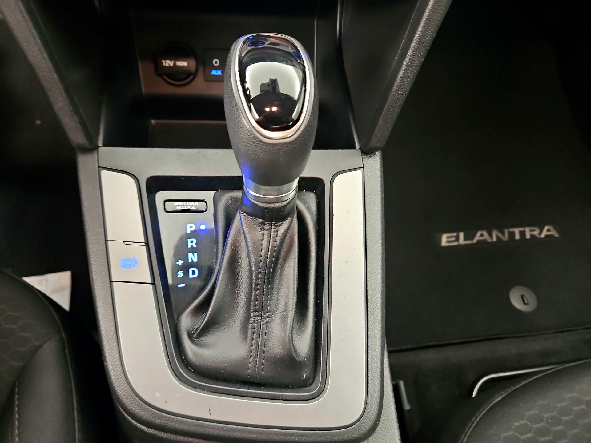 Thumbnail: 2019 Hyundai Elantra - 17