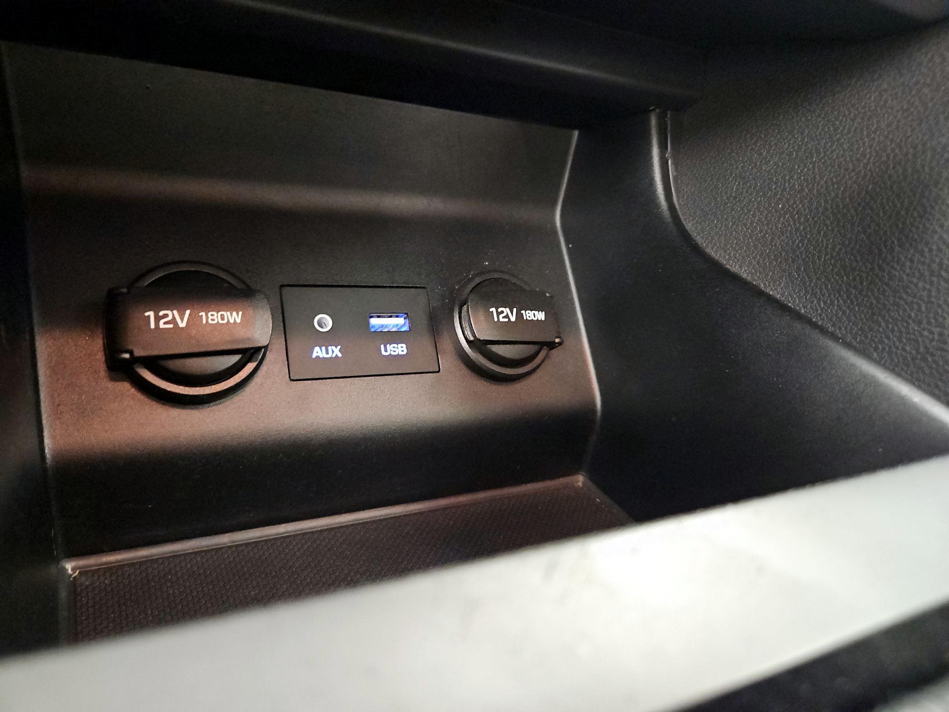 Thumbnail: 2019 Hyundai Elantra - 18