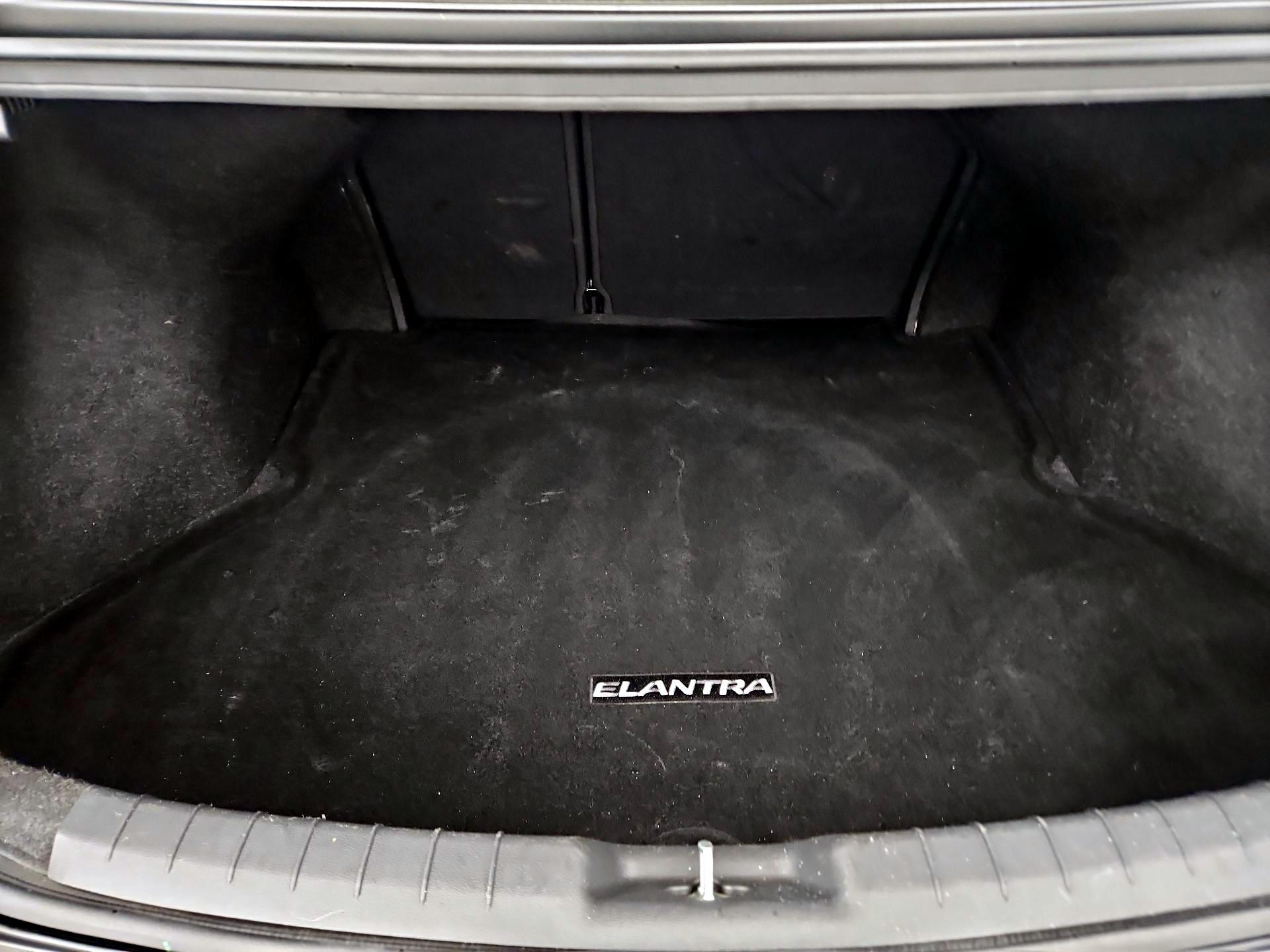 Thumbnail: 2019 Hyundai Elantra - 20