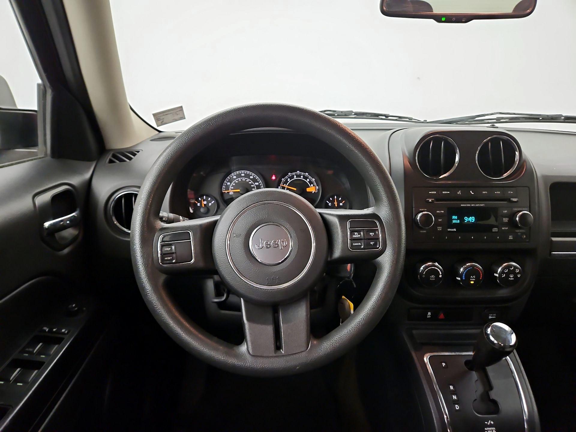 Thumbnail: 2016 Jeep Patriot - 10