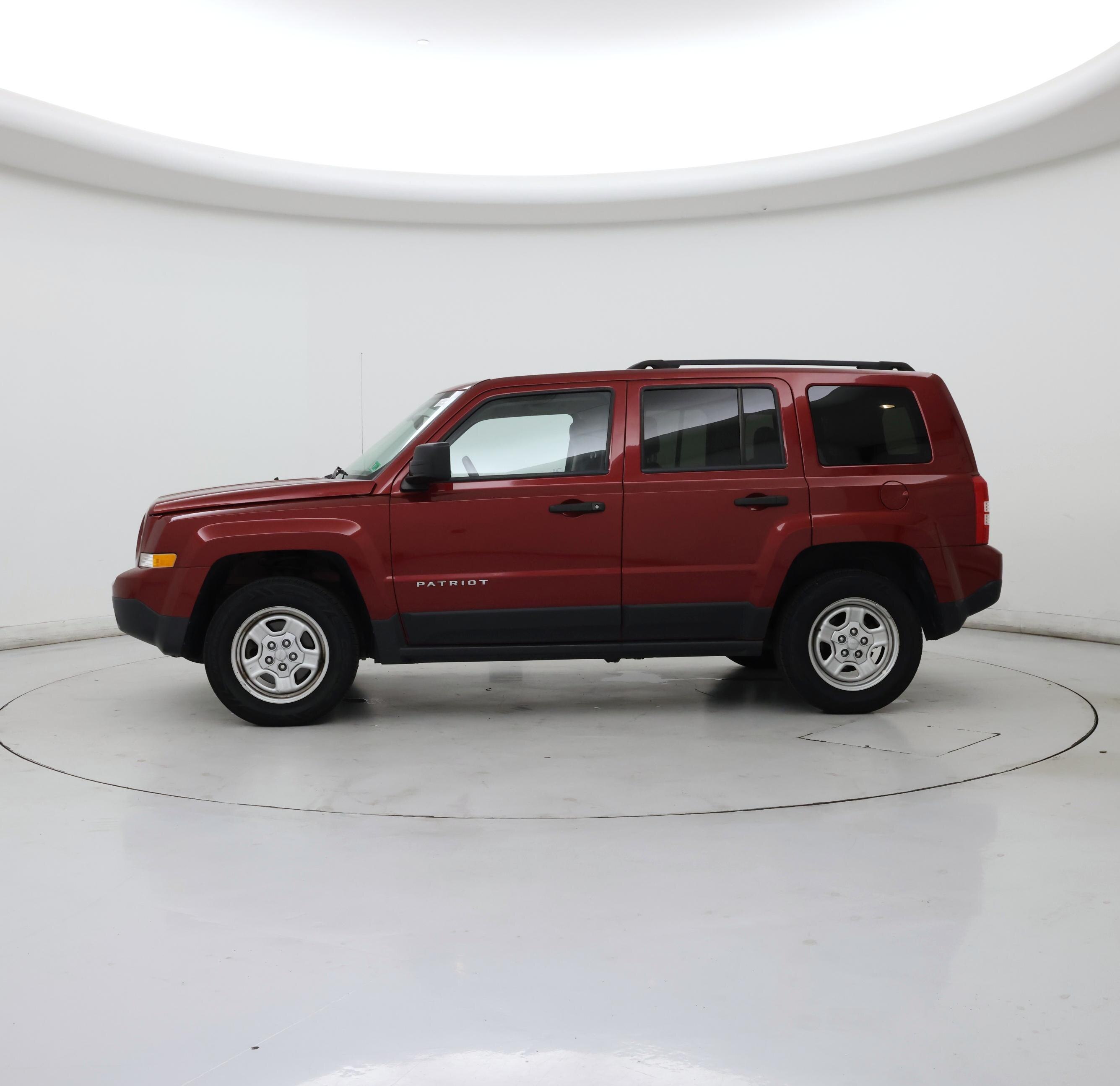 Thumbnail: 2016 Jeep Patriot - 3