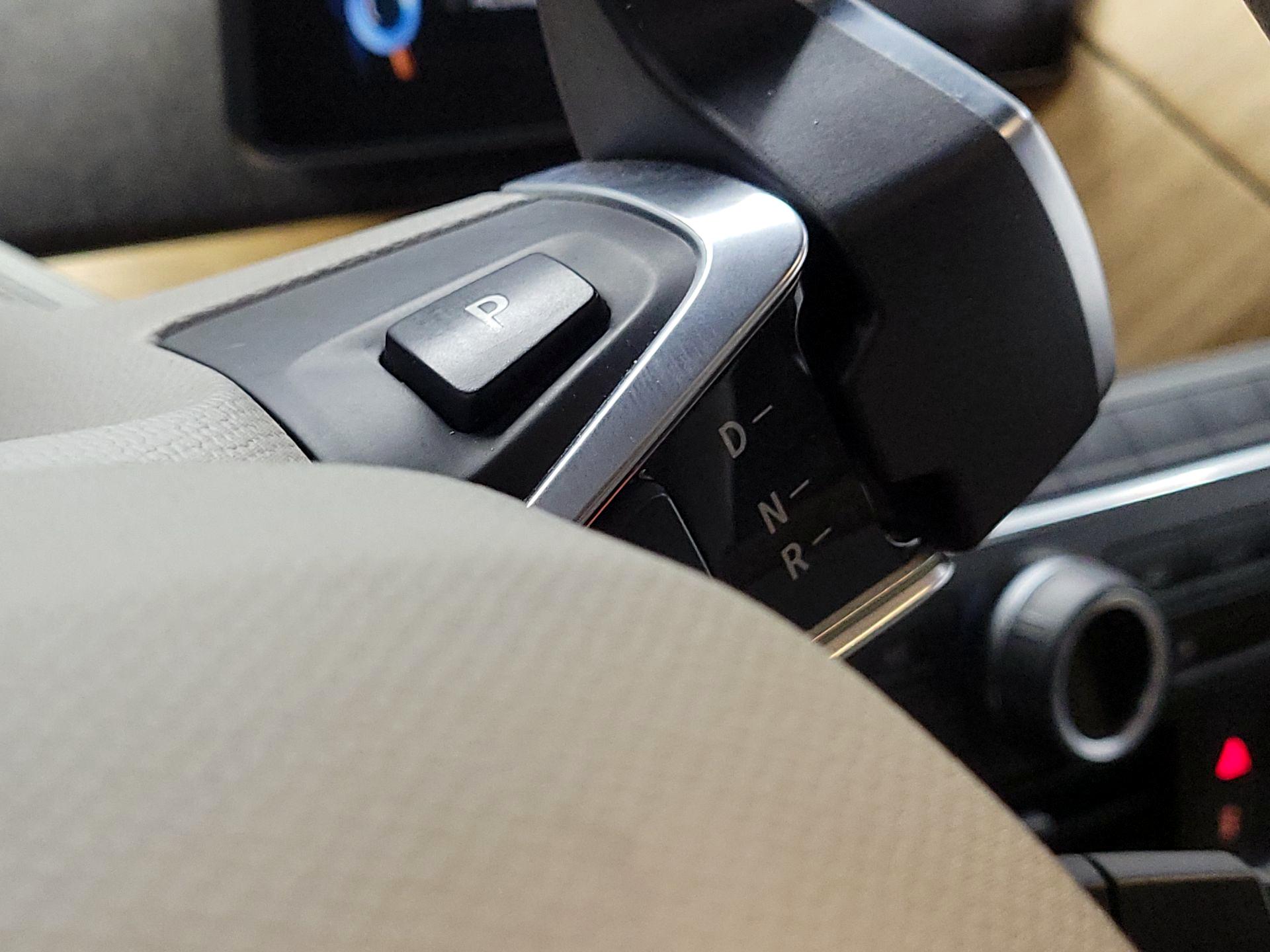 Thumbnail: 2015 BMW i3 - 16