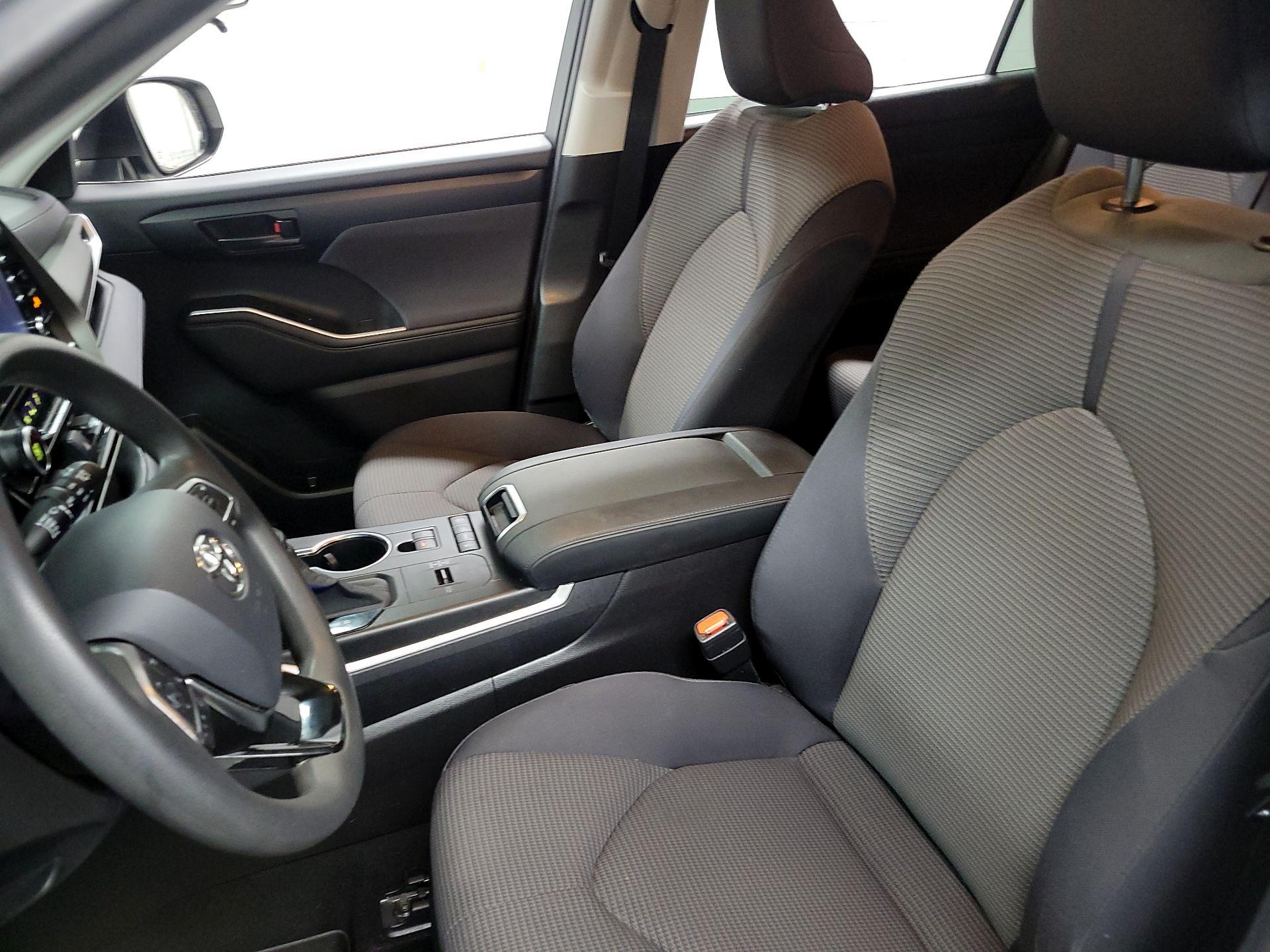 Thumbnail: 2020 Toyota Highlander - 11