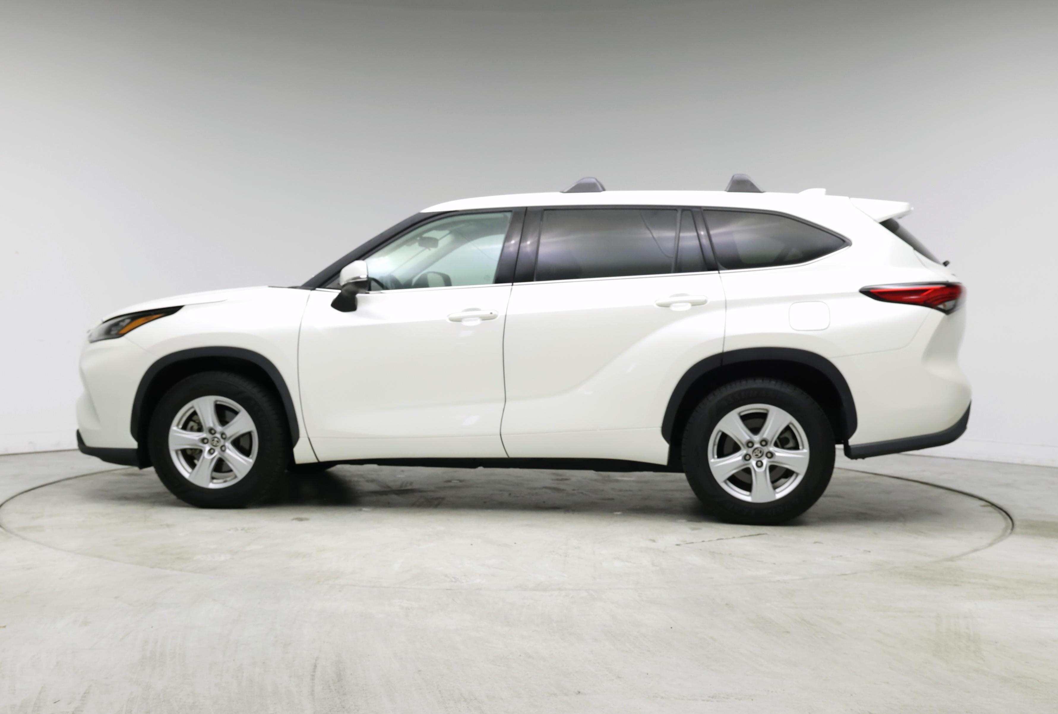 Thumbnail: 2020 Toyota Highlander - 3