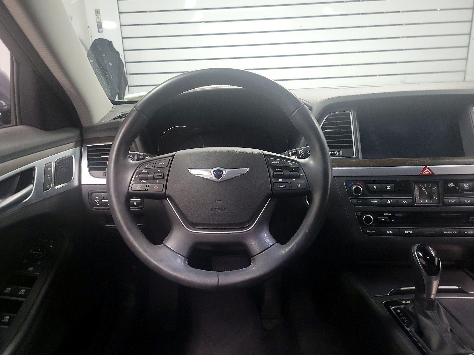 Thumbnail: 2015 Hyundai Genesis - 10