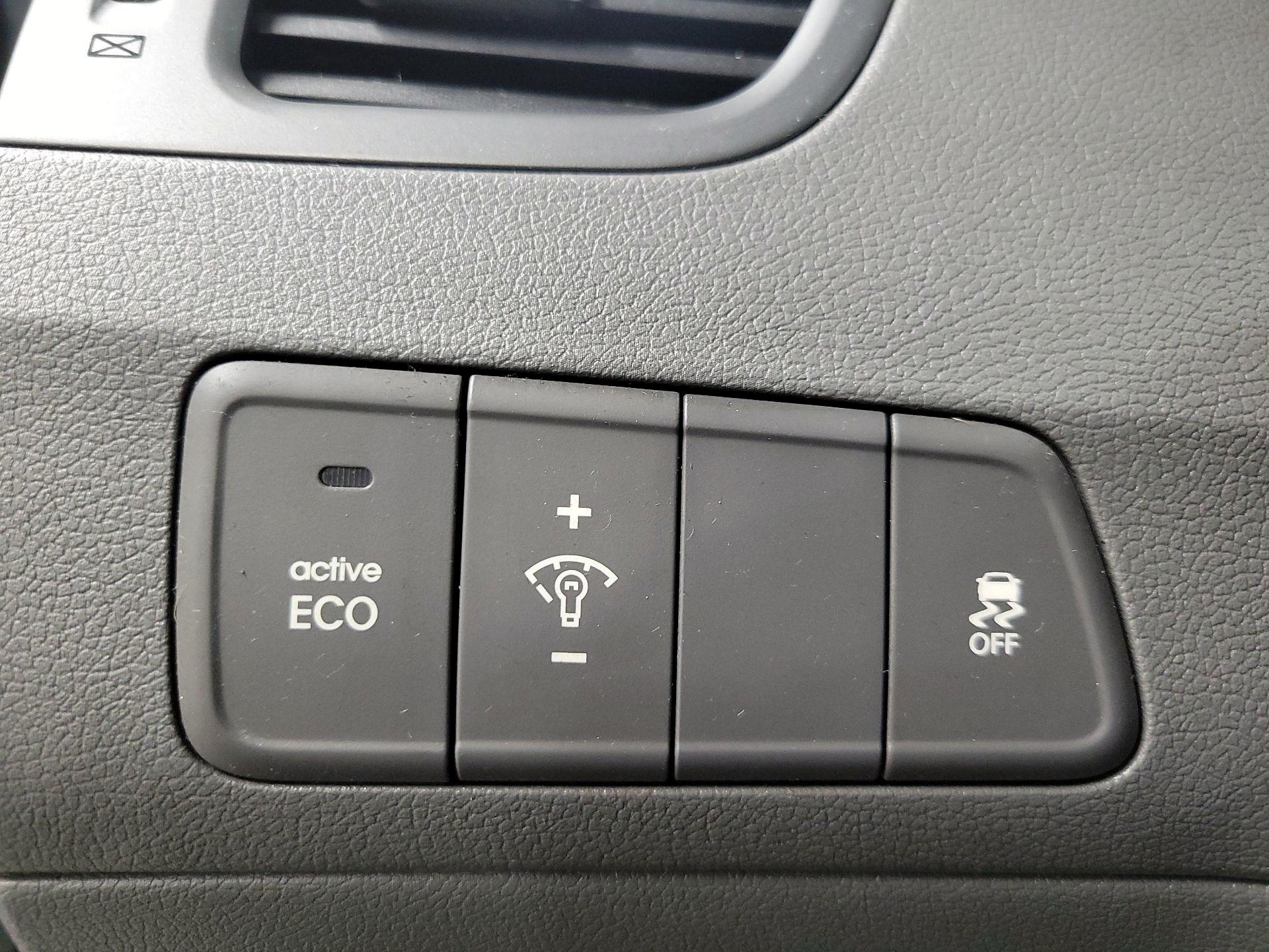 Thumbnail: 2016 Hyundai Elantra - 13