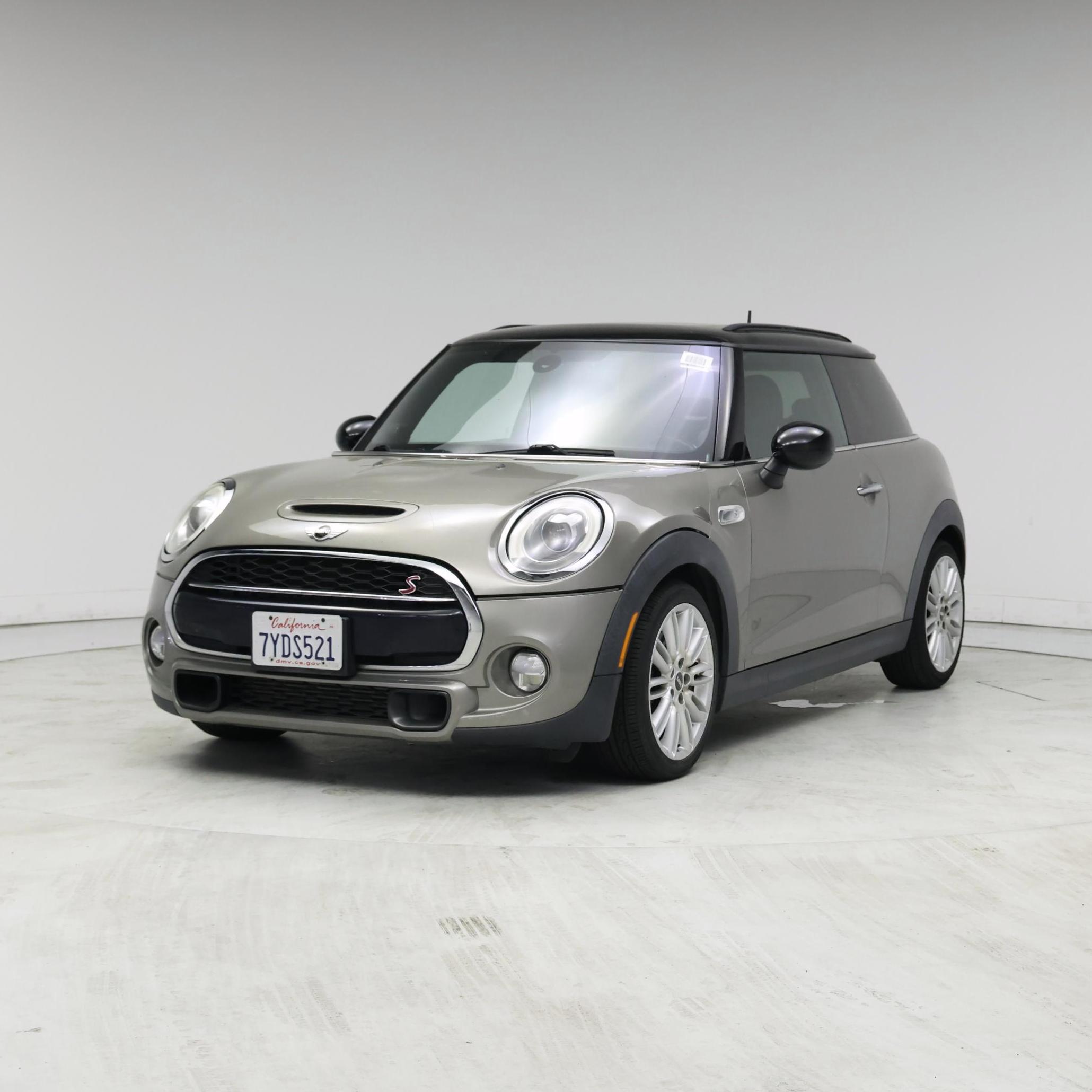 Thumbnail: 2017 MINI Cooper Hardtop - 4