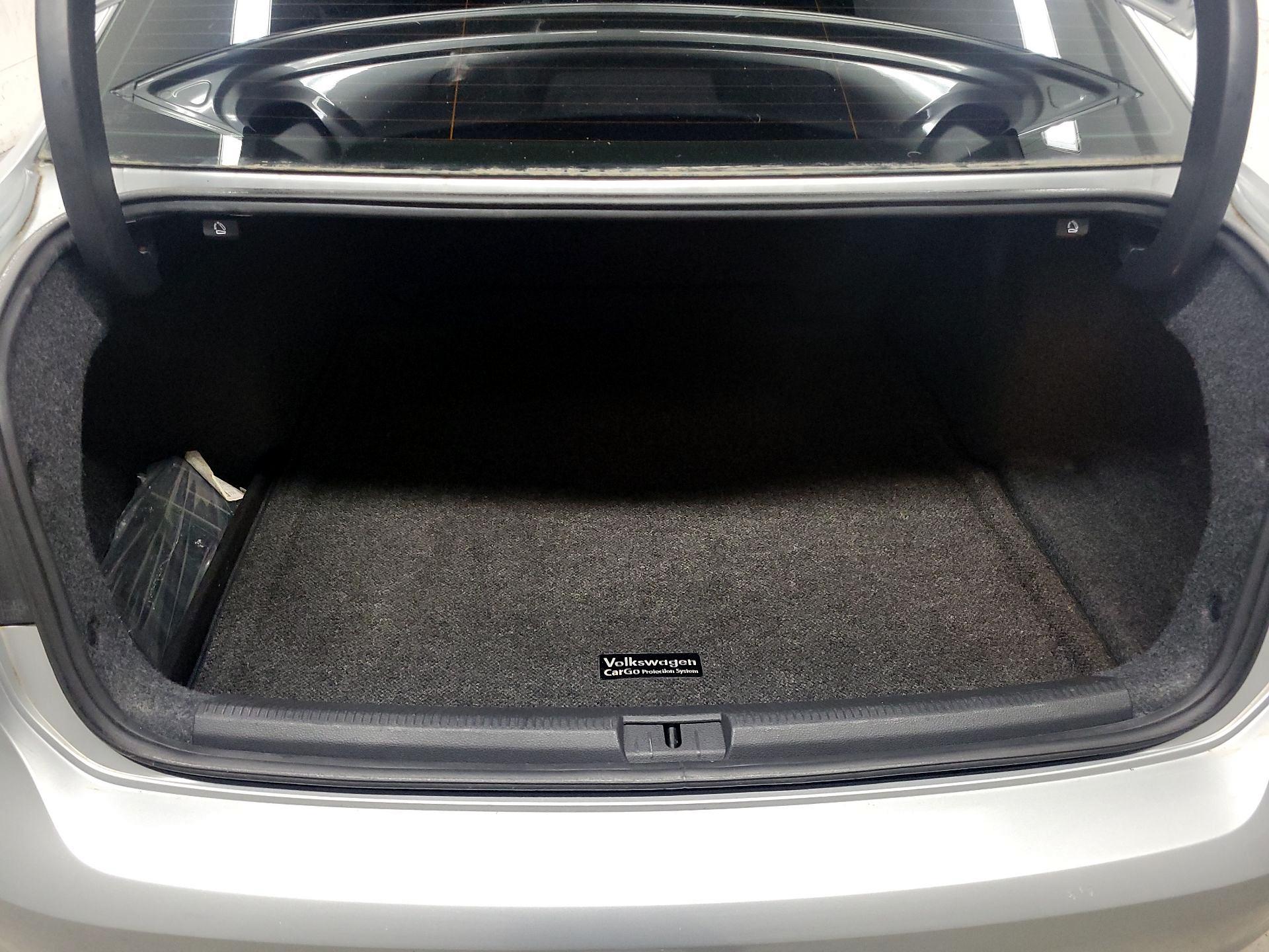 Thumbnail: 2015 Volkswagen Passat - 19