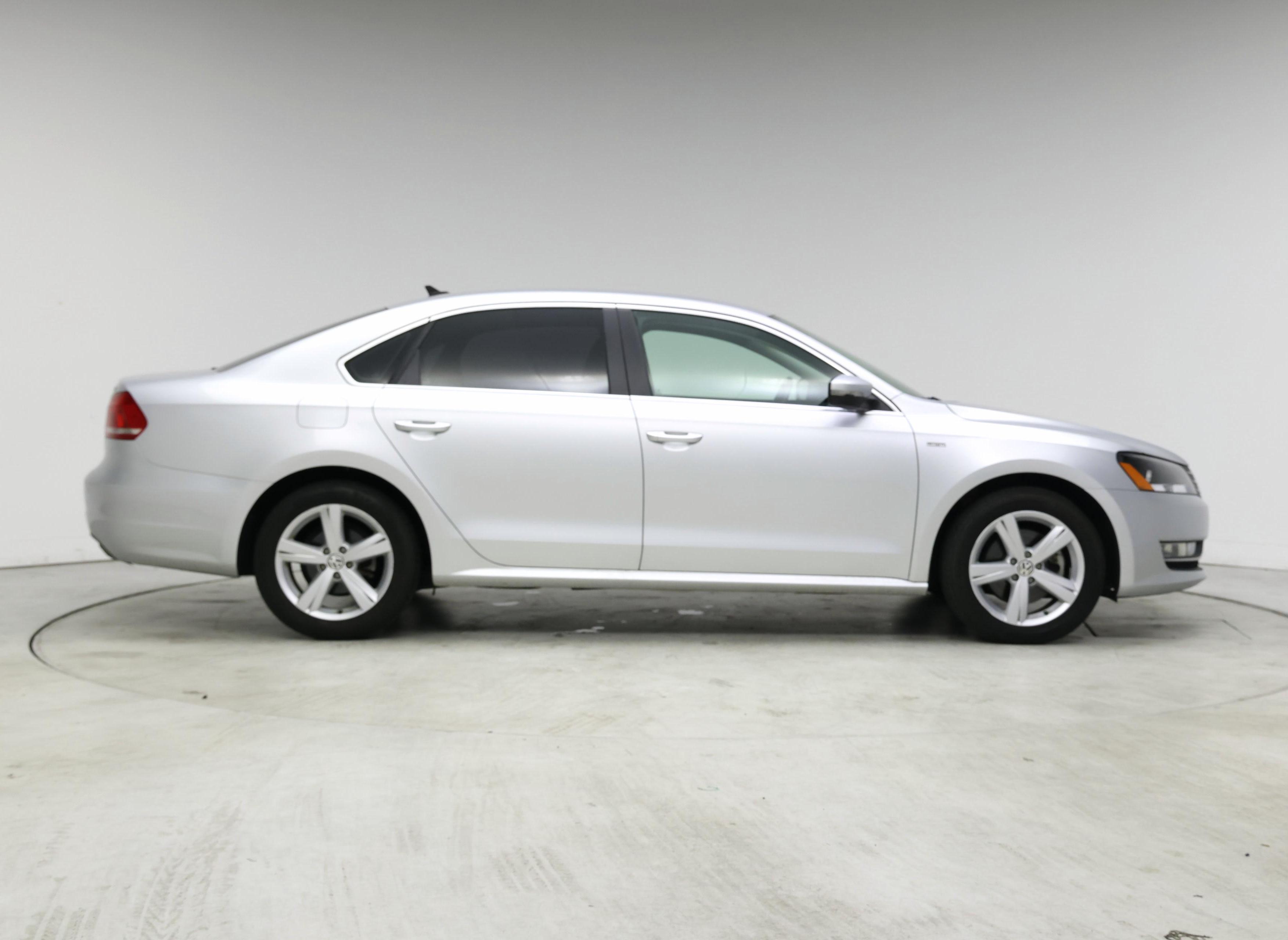 Thumbnail: 2015 Volkswagen Passat - 7