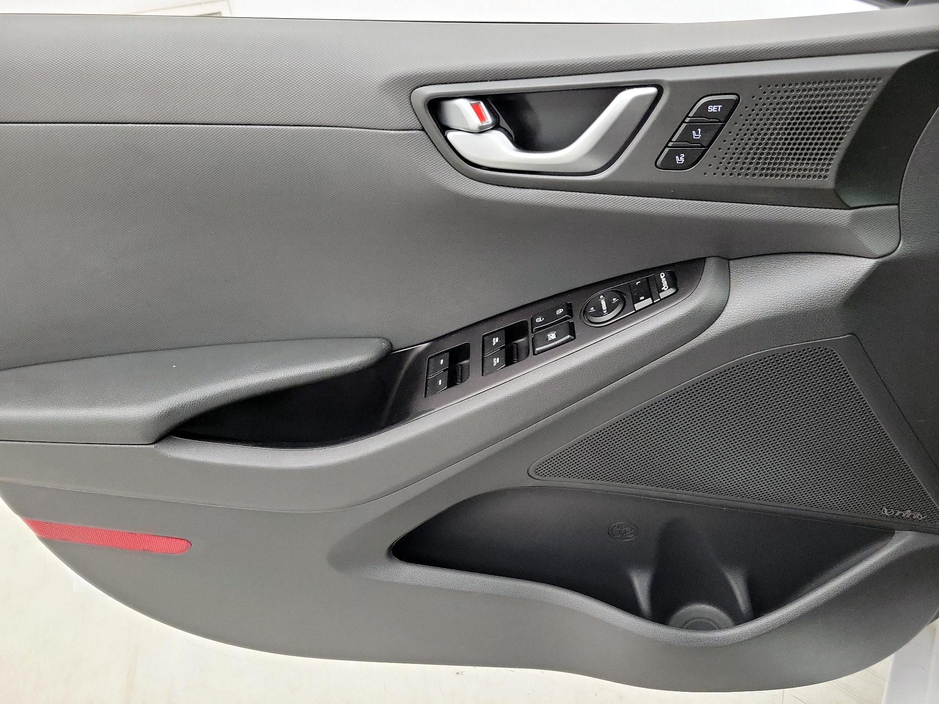 Thumbnail: 2019 Hyundai Ioniq - 12