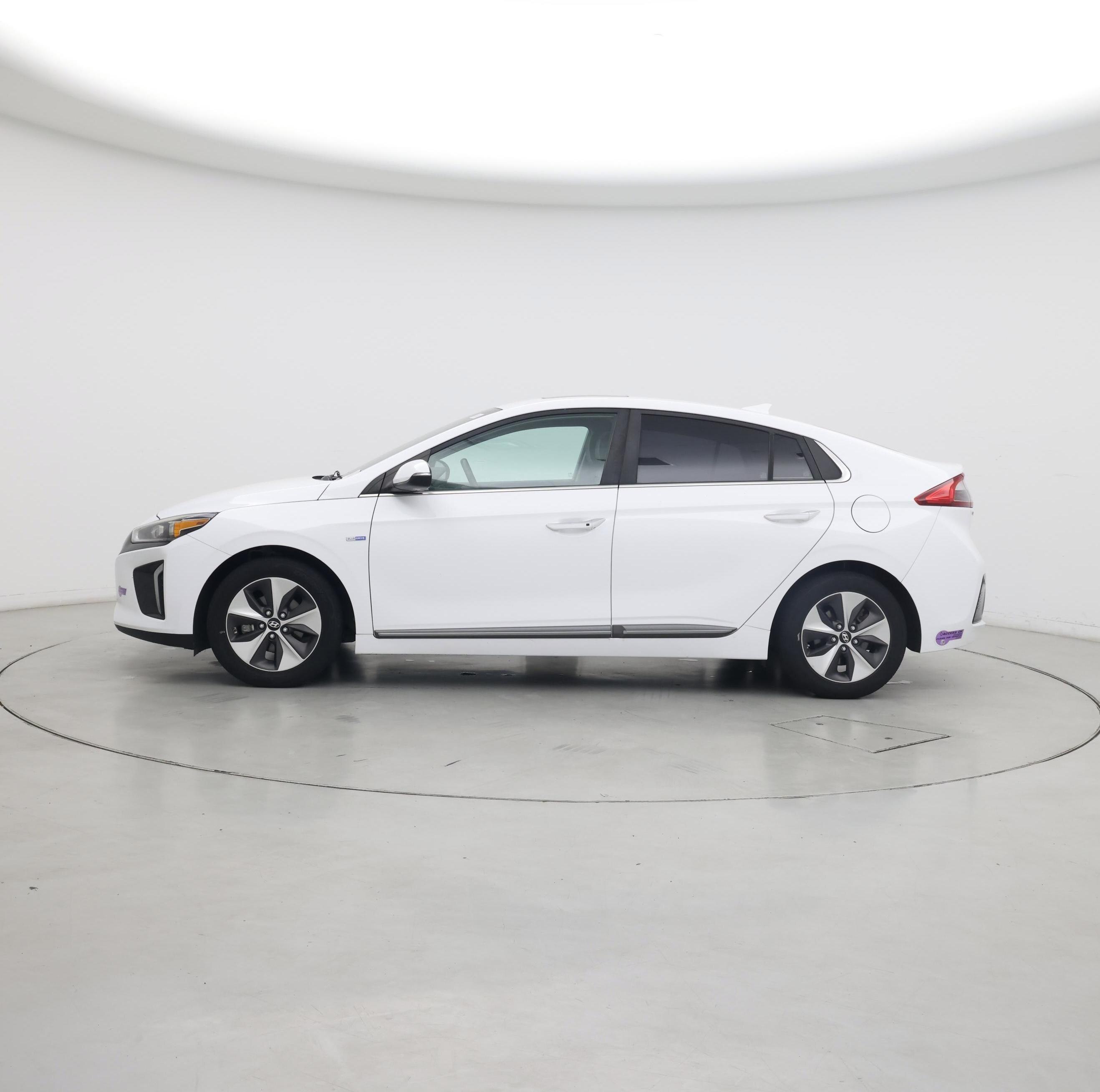 Thumbnail: 2019 Hyundai Ioniq - 3