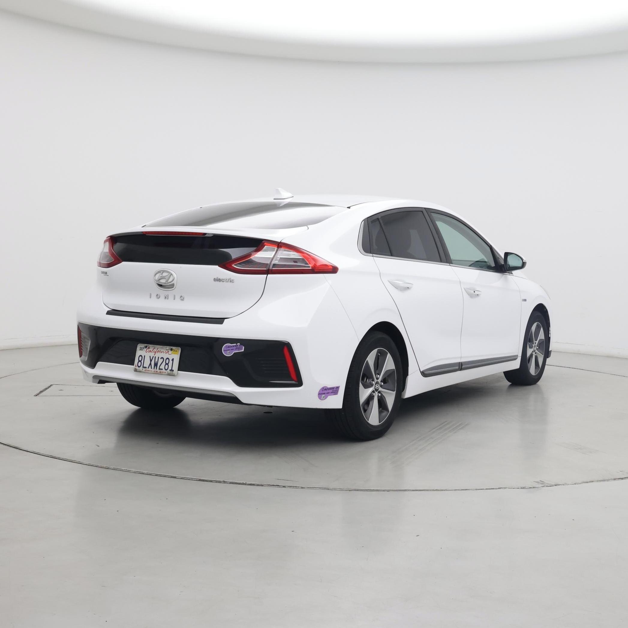 Thumbnail: 2019 Hyundai Ioniq - 8