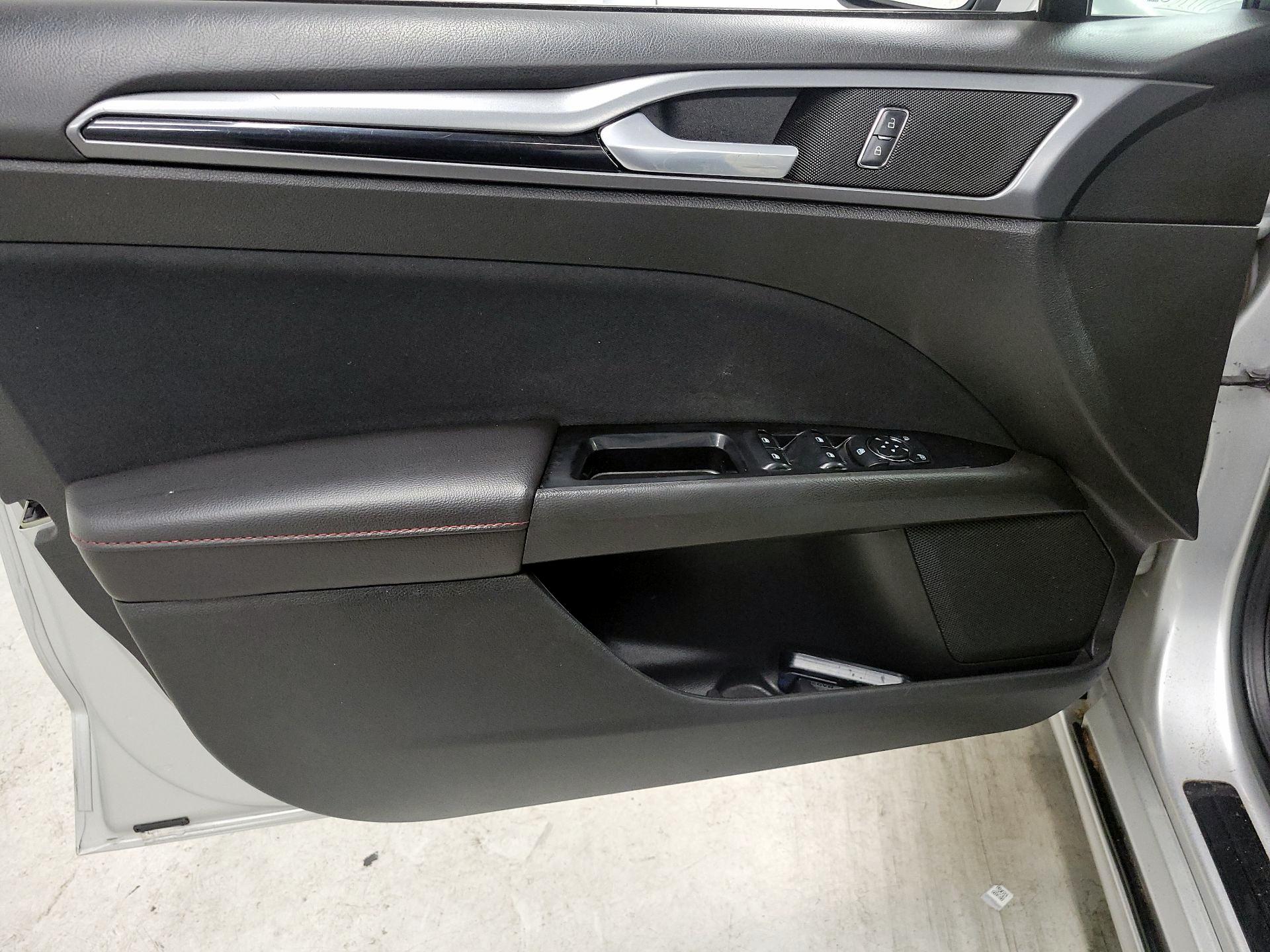 Thumbnail: 2014 Ford Fusion - 12