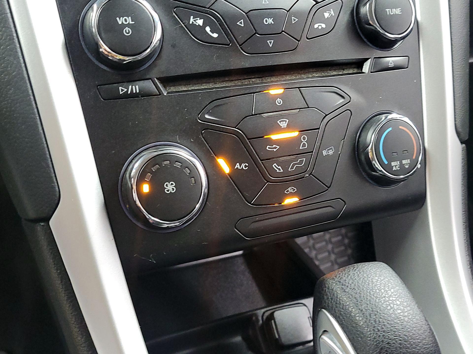 Thumbnail: 2014 Ford Fusion - 15