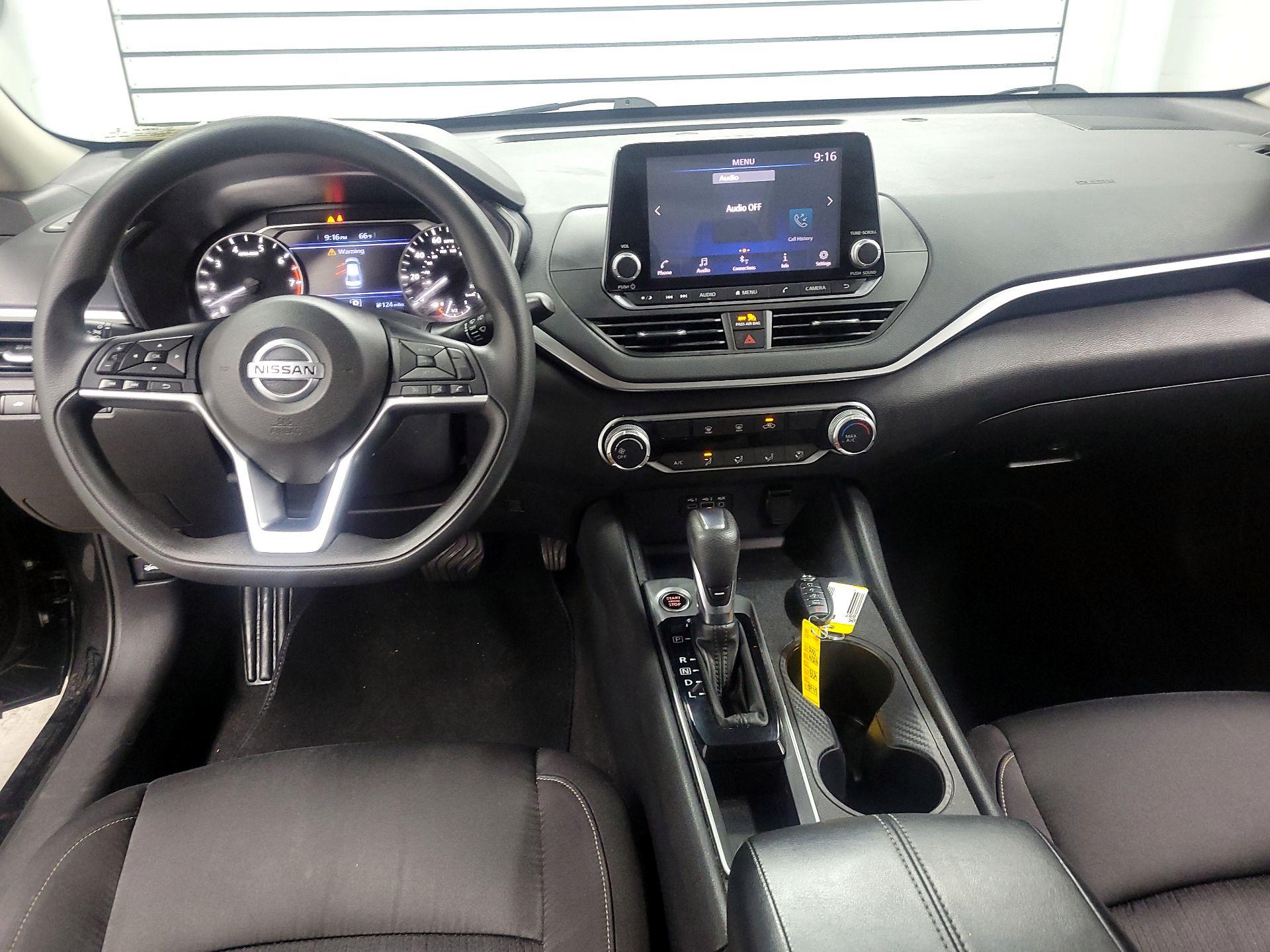 Thumbnail: 2020 Nissan Altima - 9