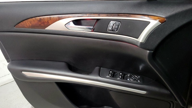 2015 Lincoln MKZ  12