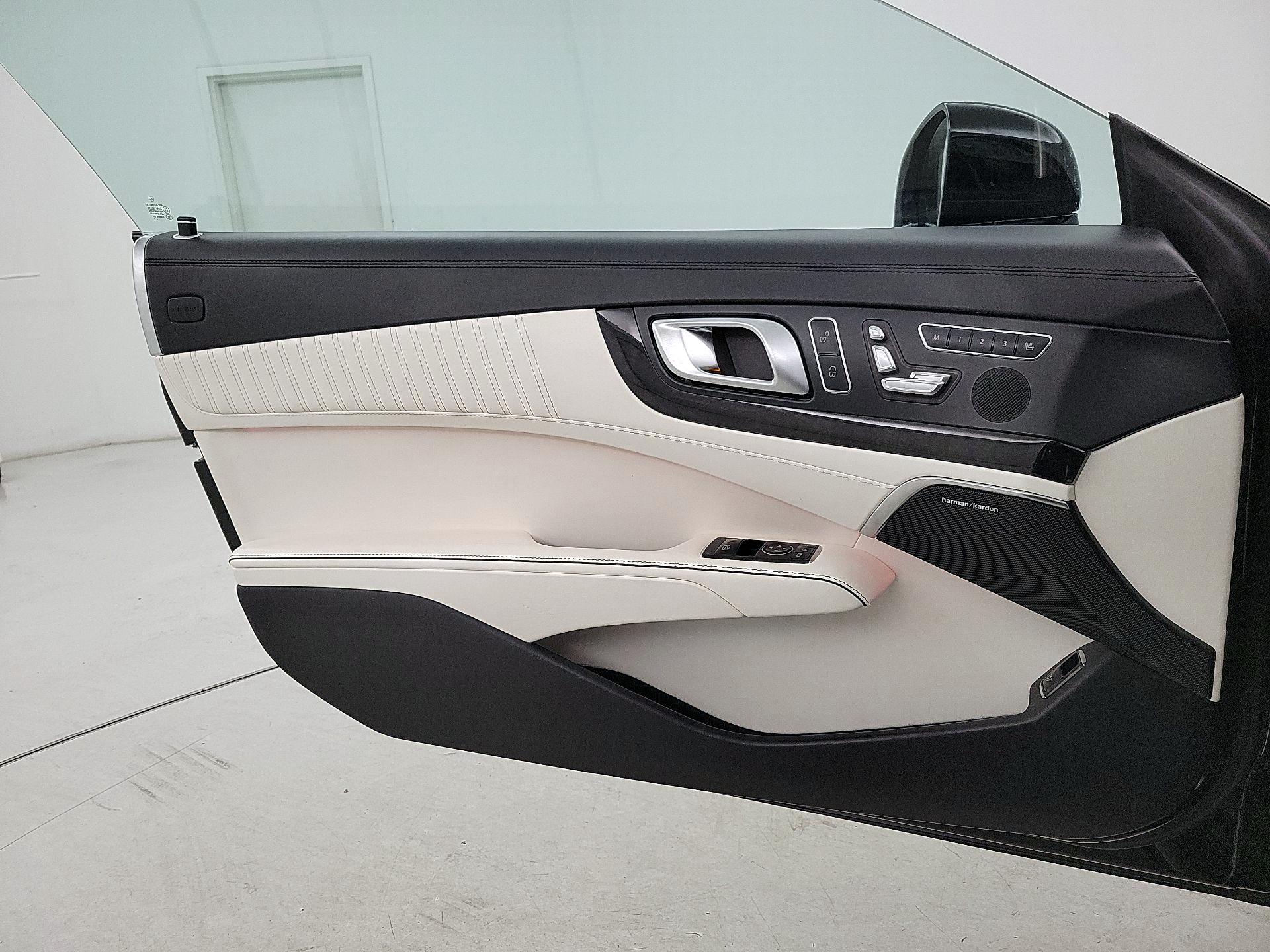 Thumbnail: 2019 Mercedes-Benz SL-Class - 12