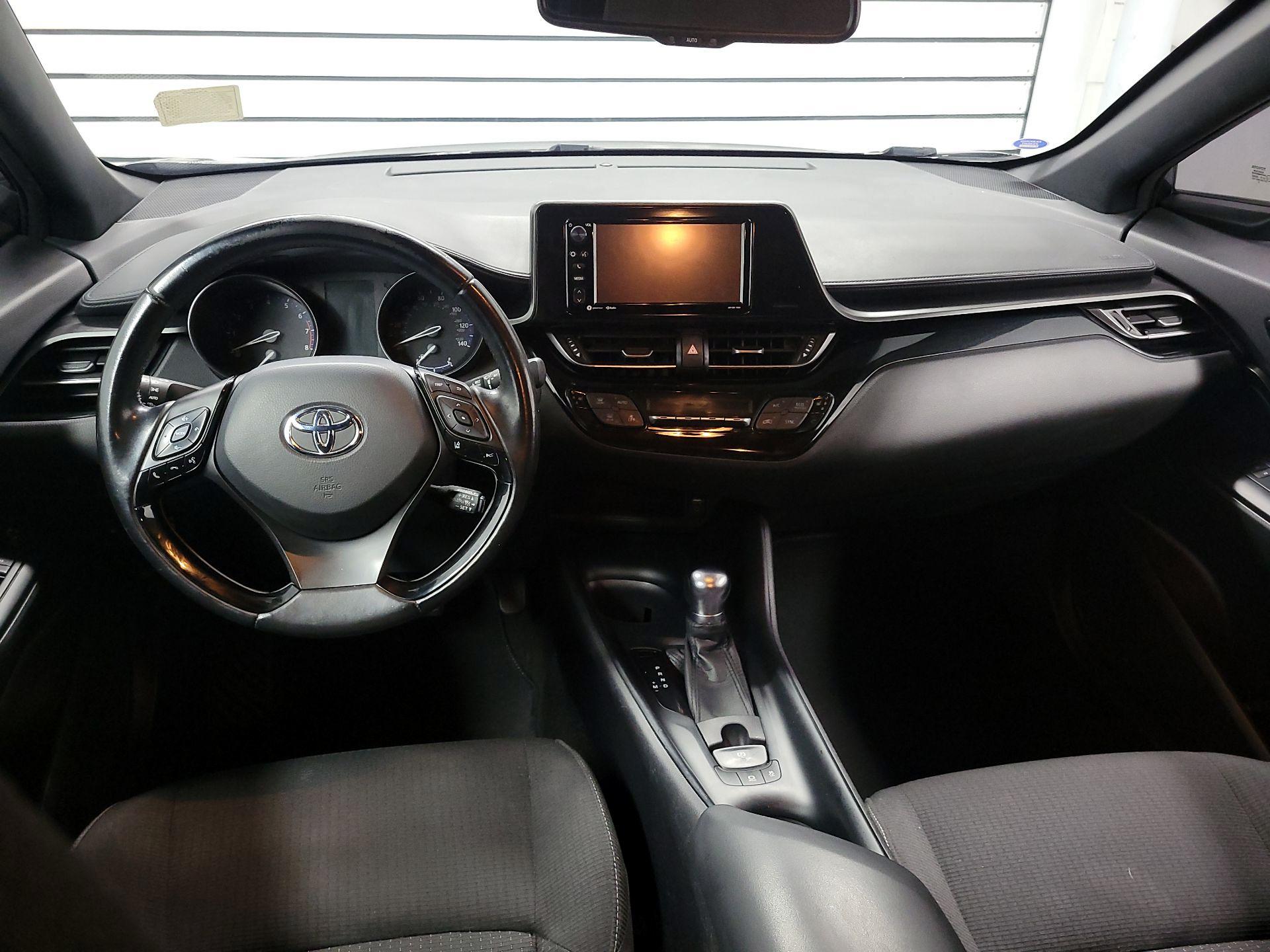 Thumbnail: 2018 Toyota C-HR - 9