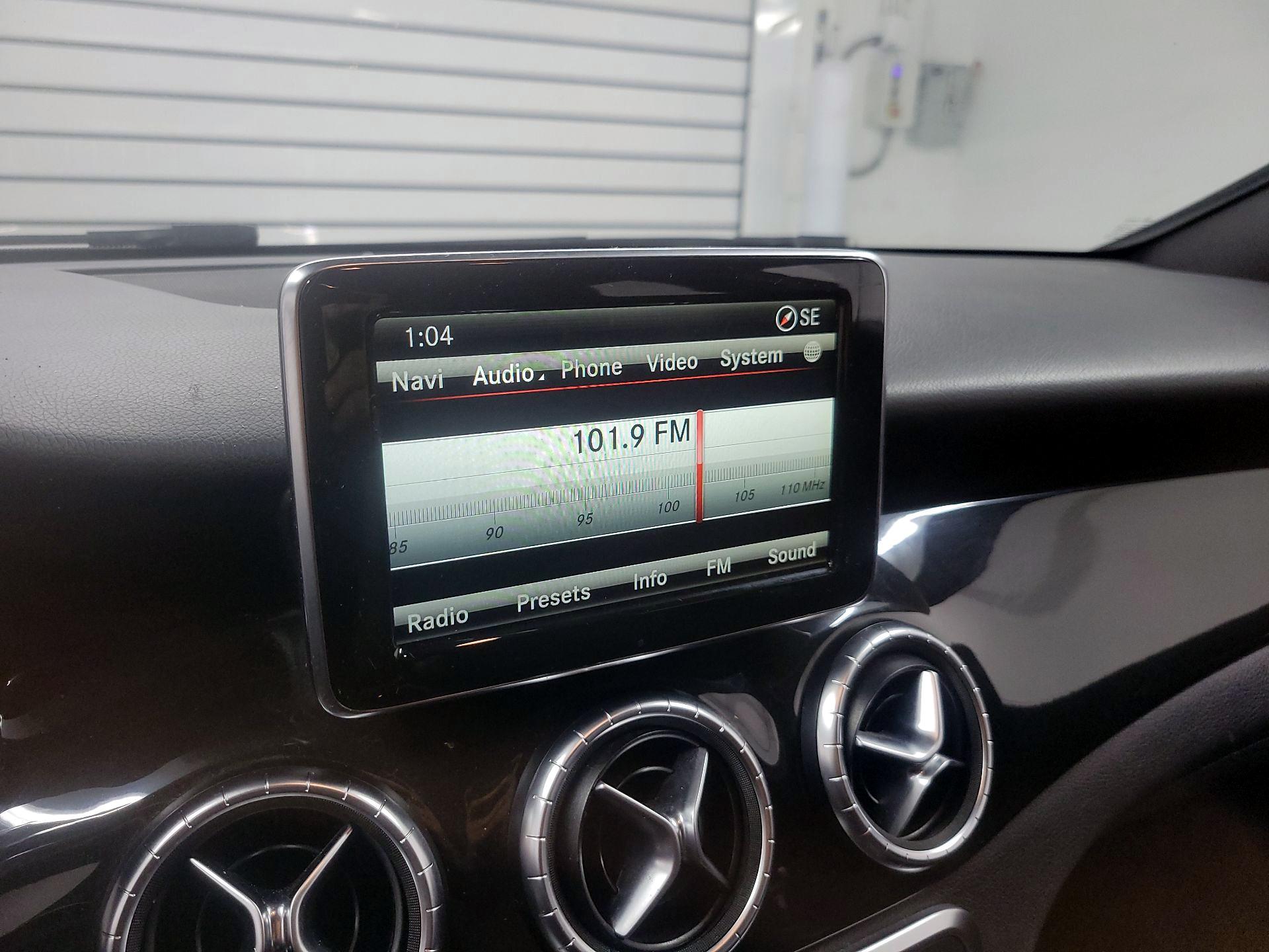 Thumbnail: 2014 Mercedes-Benz CLA - 14