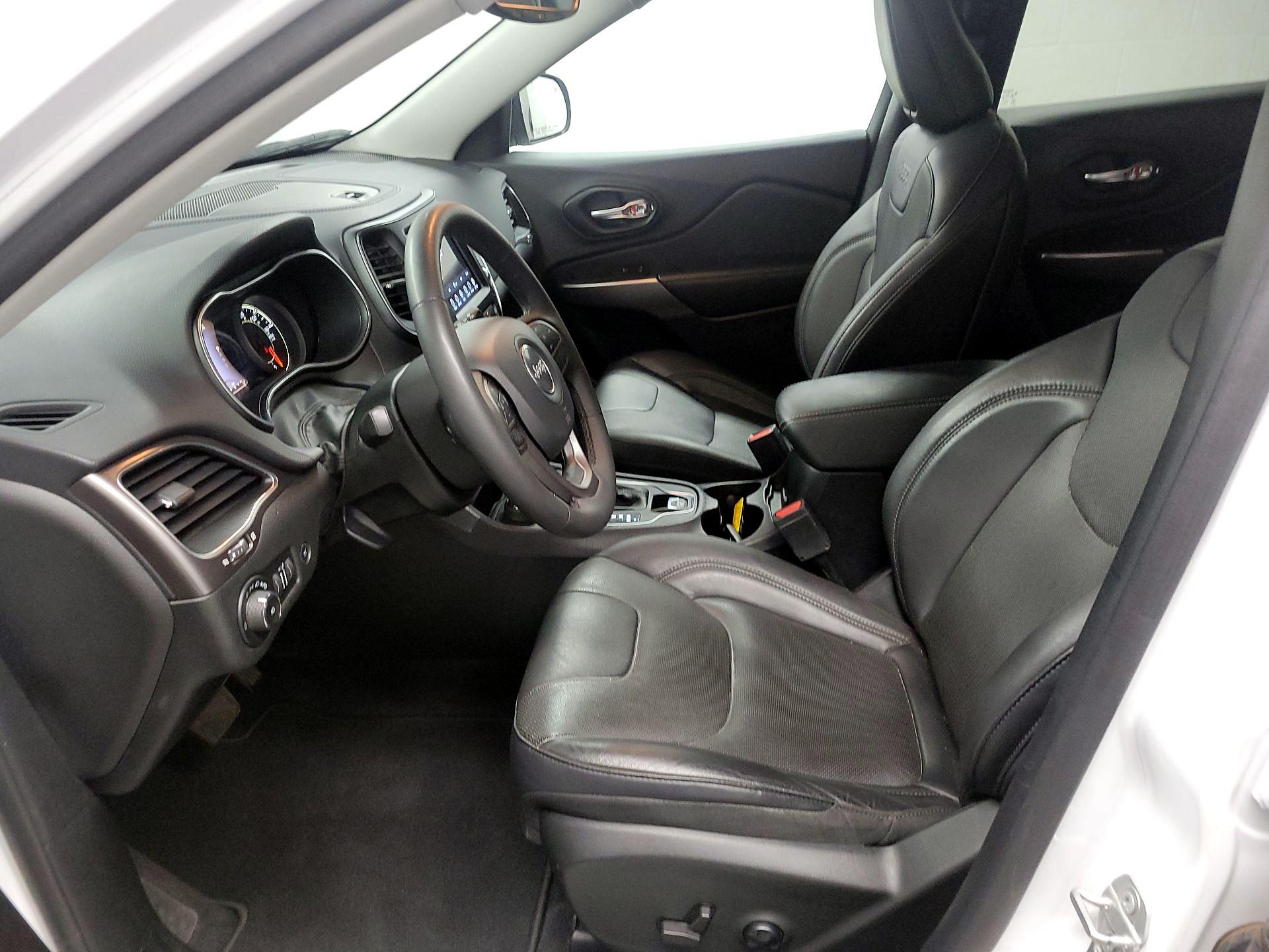 Thumbnail: 2021 Jeep Cherokee - 11