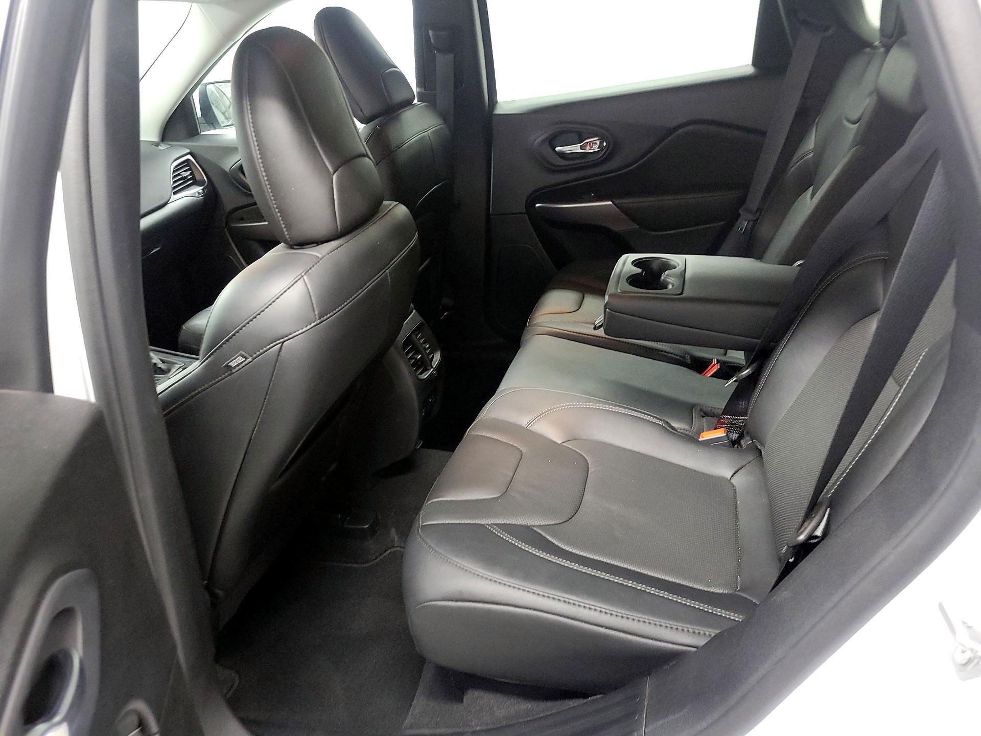 Thumbnail: 2021 Jeep Cherokee - 17