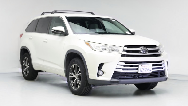 2017 Toyota Highlander Plus Hero Image