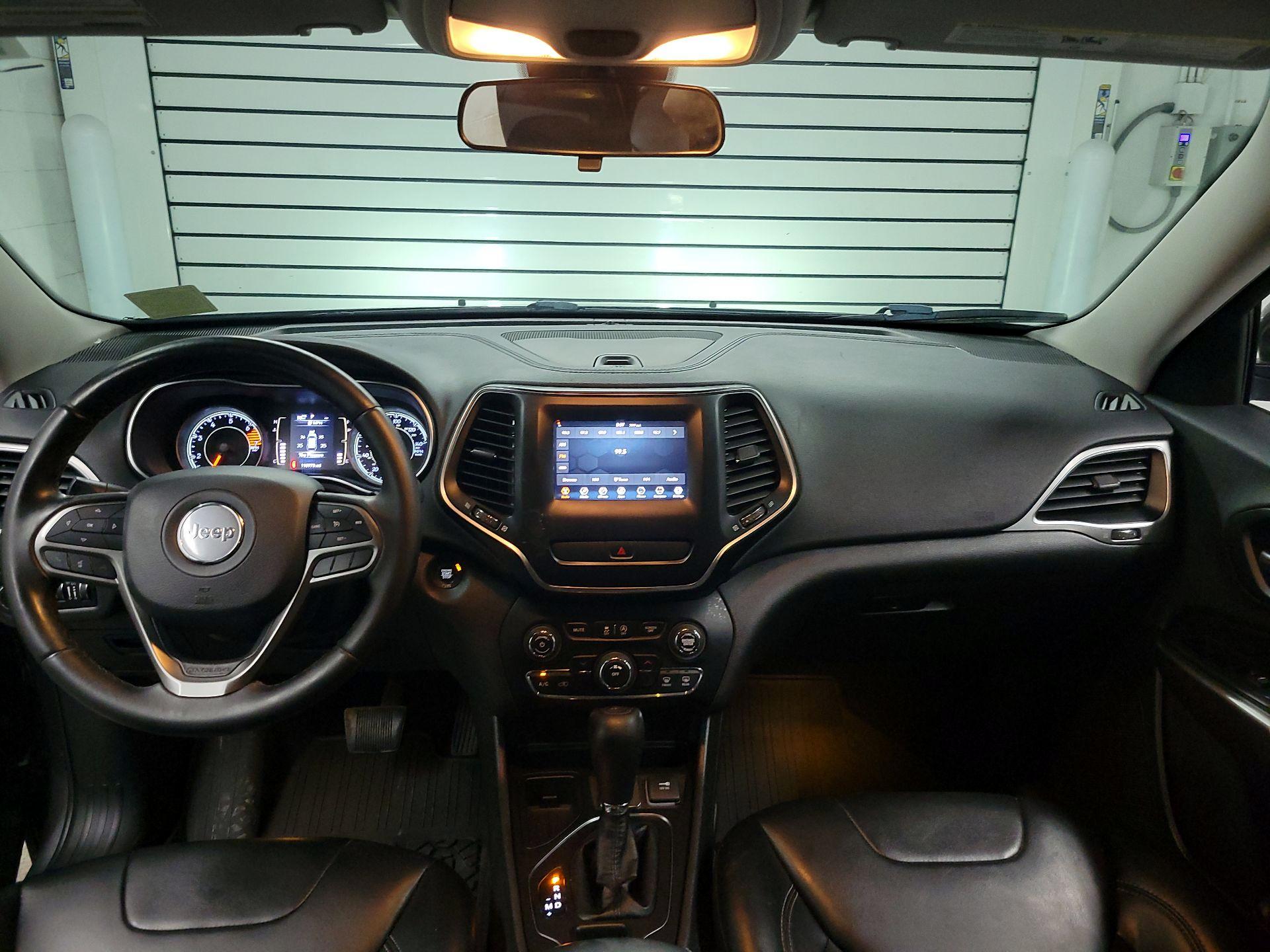 Thumbnail: 2019 Jeep Cherokee - 9