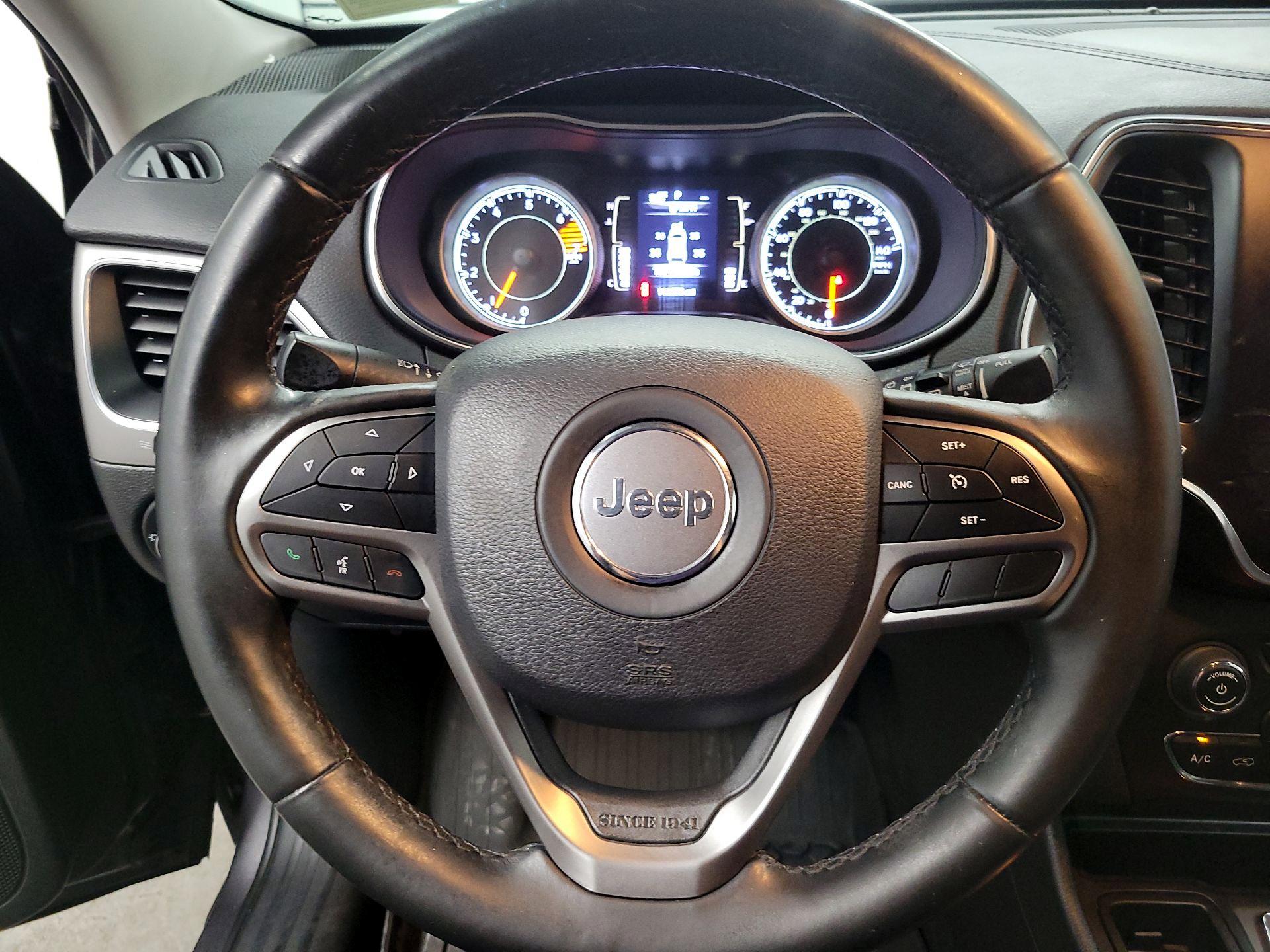 Thumbnail: 2019 Jeep Cherokee - 10