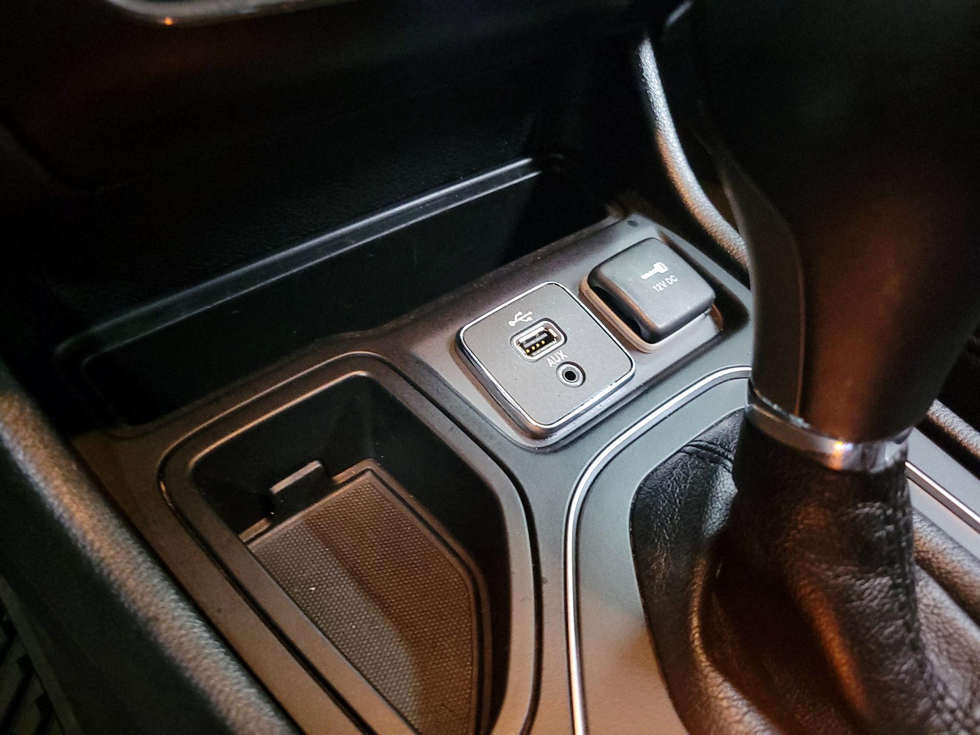 Thumbnail: 2019 Jeep Cherokee - 18