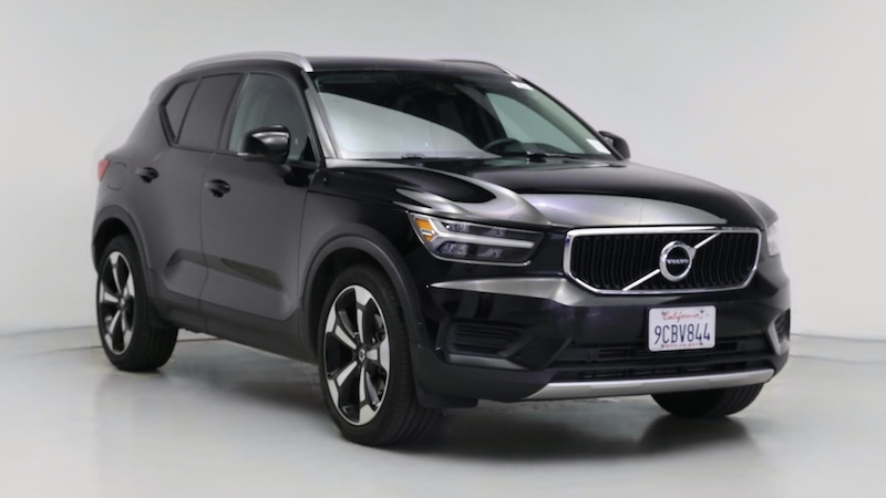 2019 Volvo XC40 T5 Momentum Hero Image