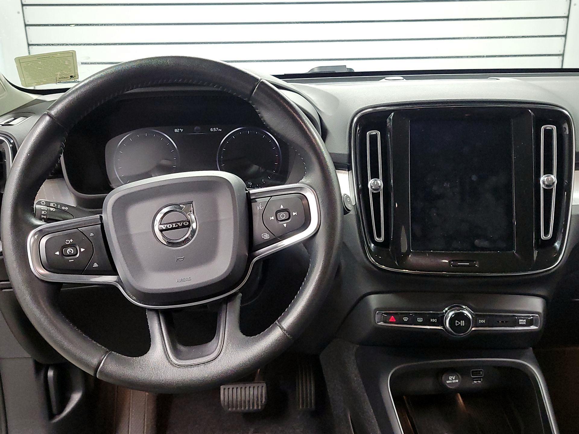 Thumbnail: 2019 Volvo XC40 - 10