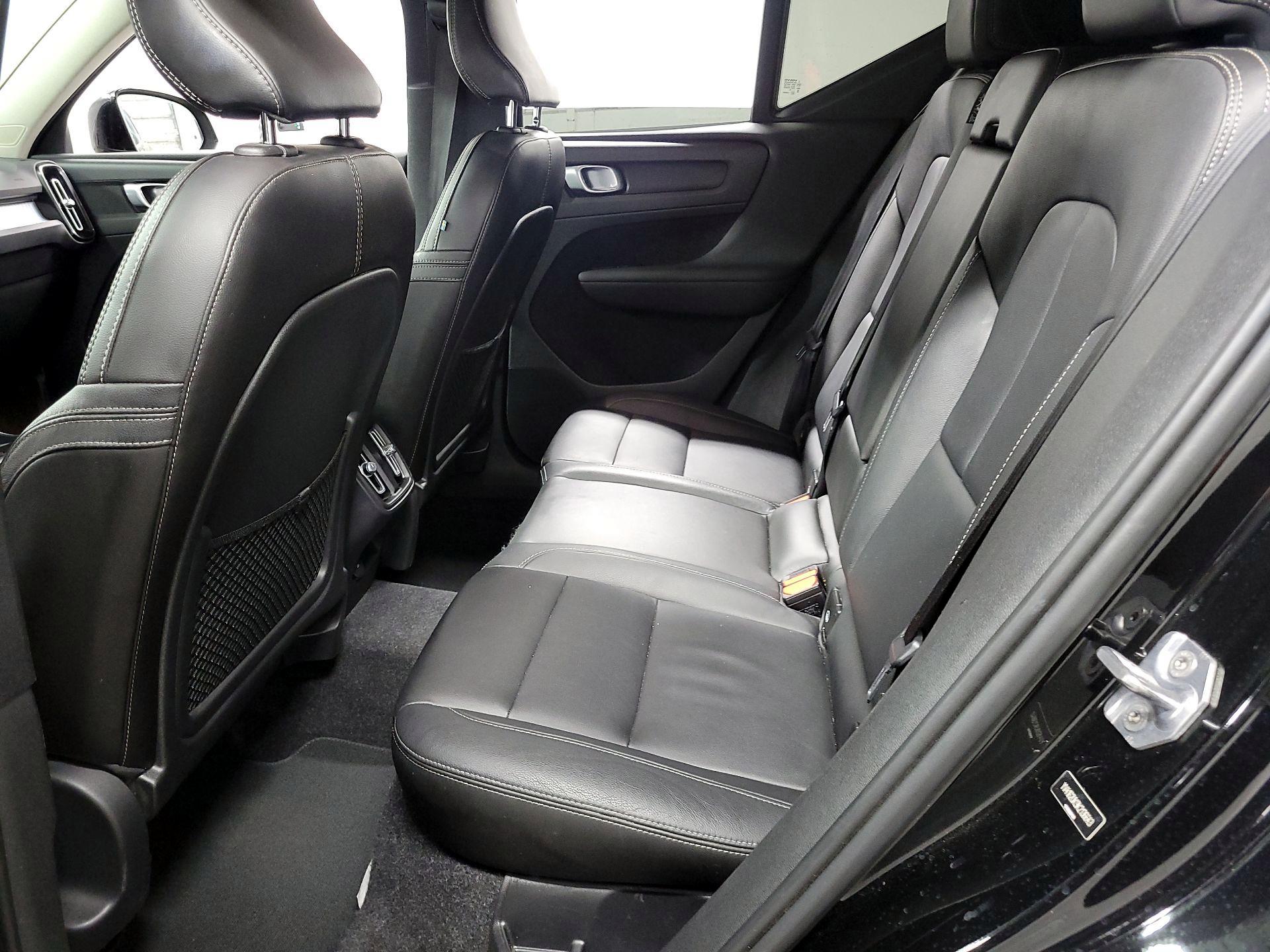 Thumbnail: 2019 Volvo XC40 - 17