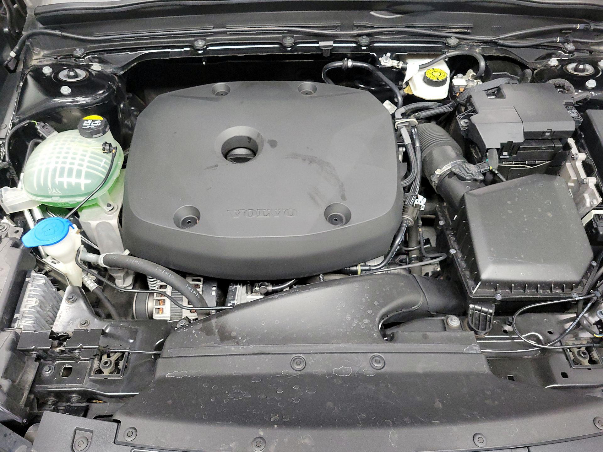 Thumbnail: 2019 Volvo XC40 - 19