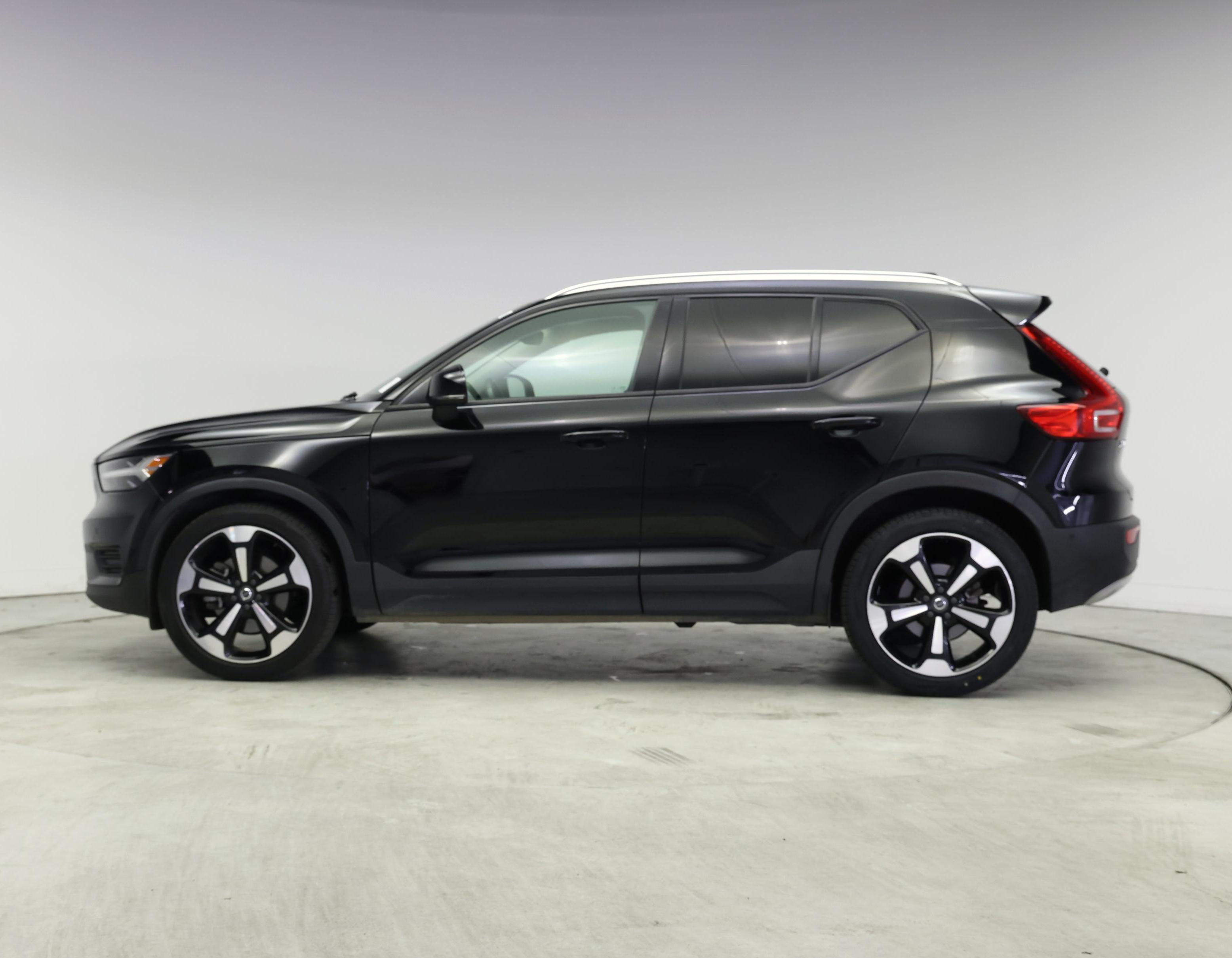 Thumbnail: 2019 Volvo XC40 - 3