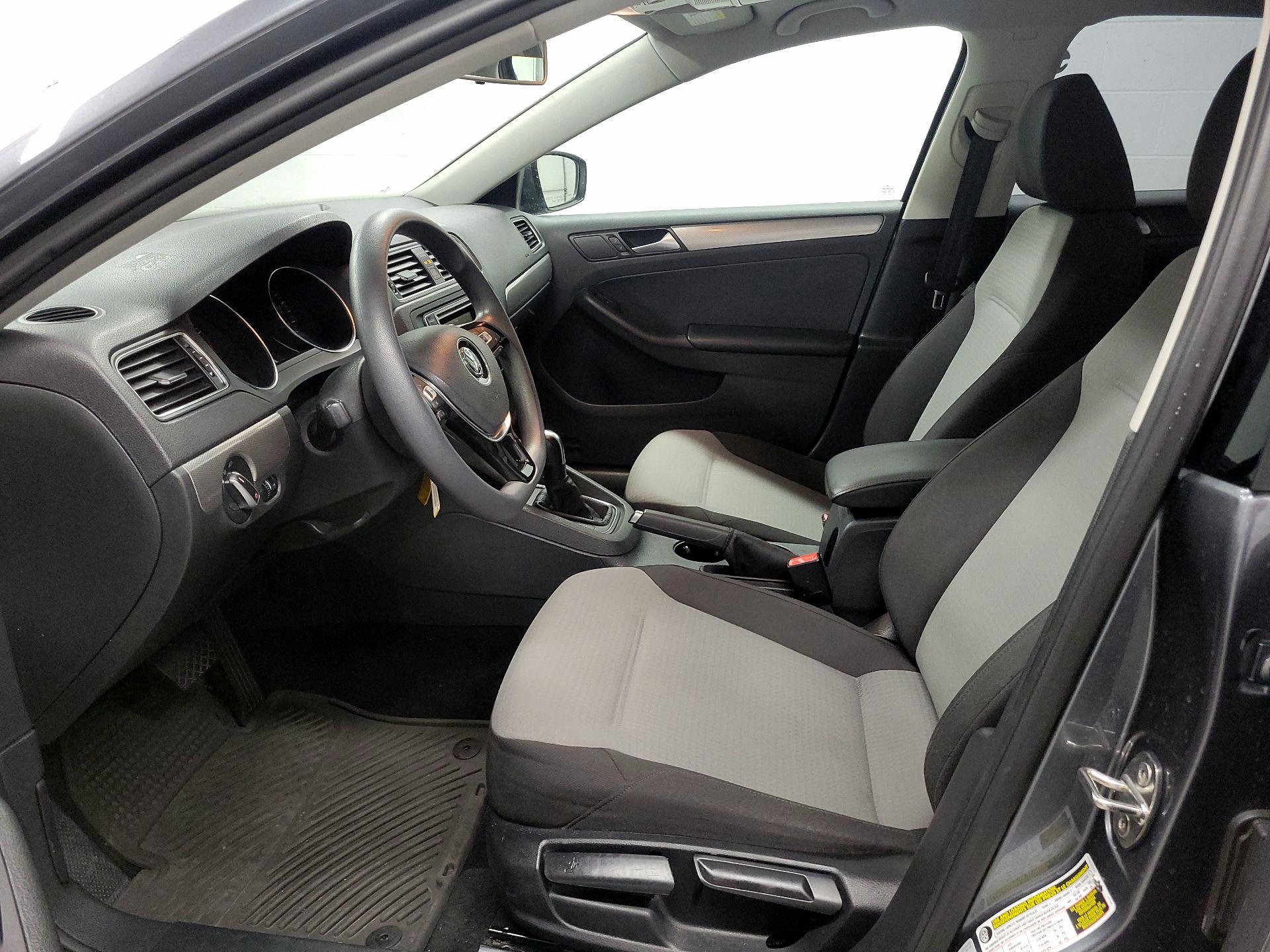 Thumbnail: 2017 Volkswagen Jetta - 11