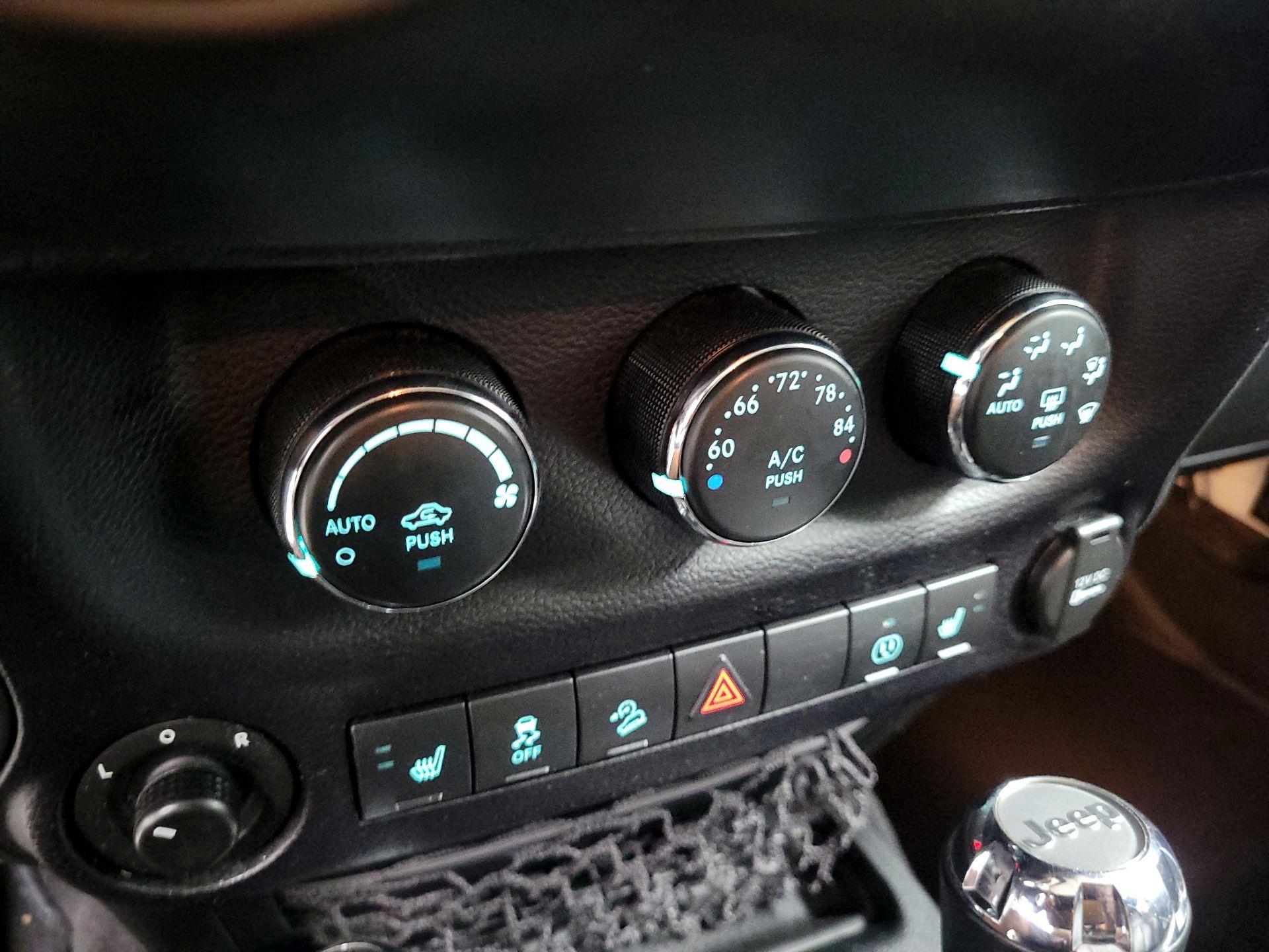 Thumbnail: 2017 Jeep Wrangler - 16