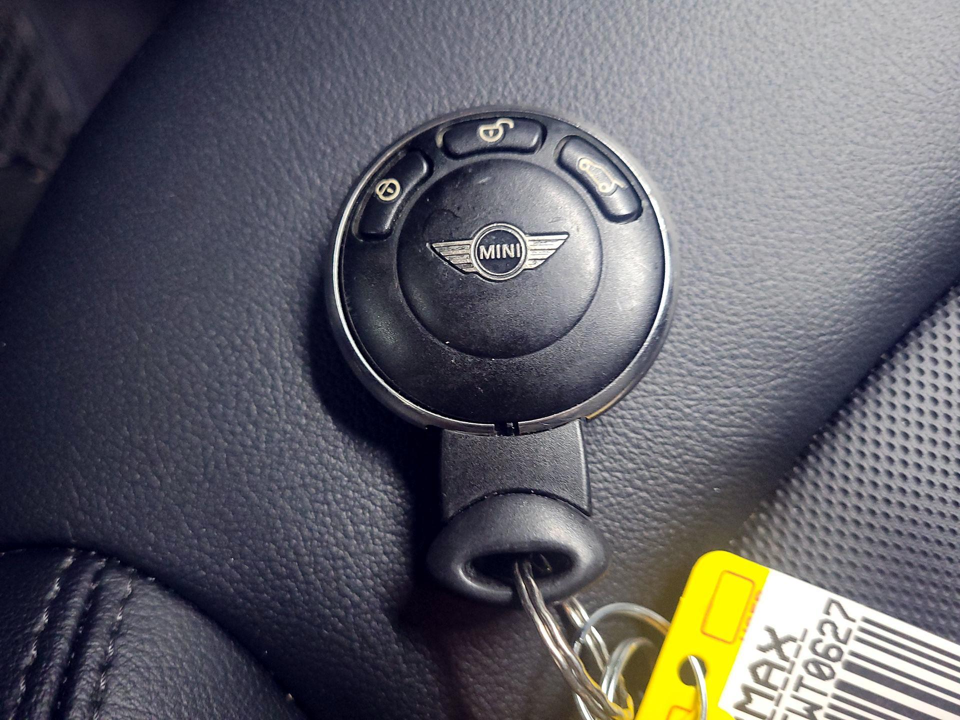 Thumbnail: 2015 MINI Cooper Countryman - 19