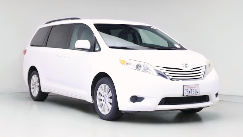 2015 Toyota Sienna LE Hero Image