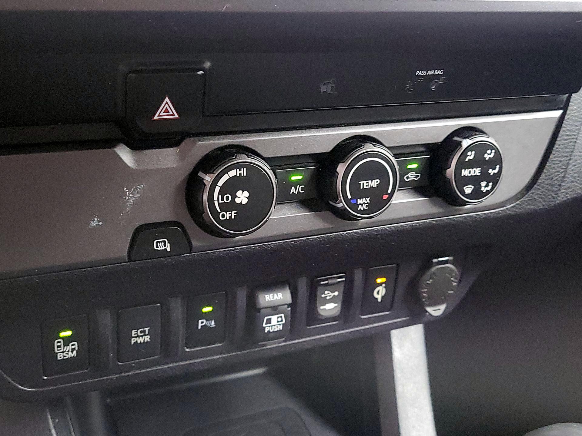 Thumbnail: 2019 Toyota Tacoma - 16