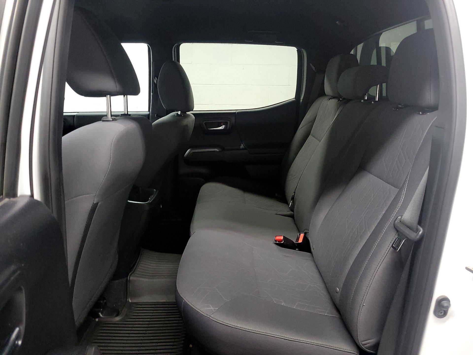 Thumbnail: 2019 Toyota Tacoma - 18