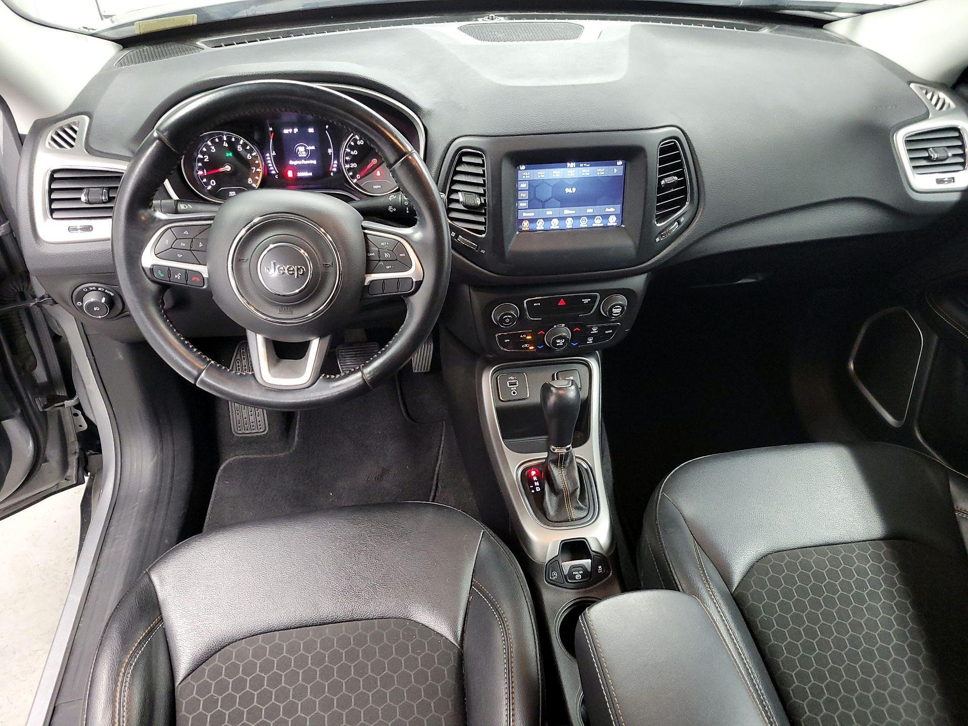 Thumbnail: 2020 Jeep Compass - 9