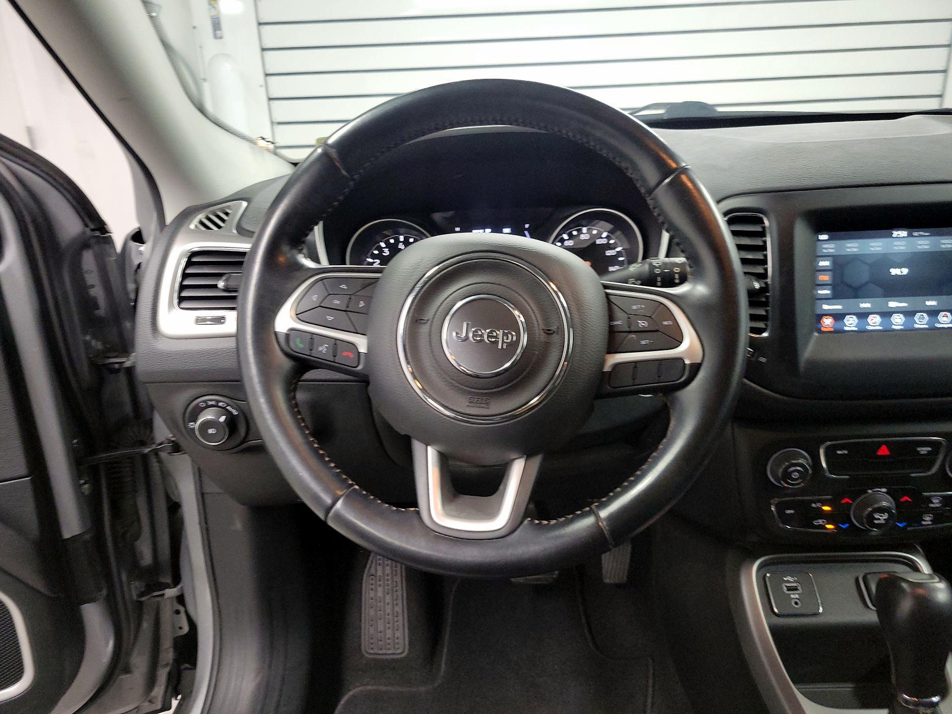 Thumbnail: 2020 Jeep Compass - 10