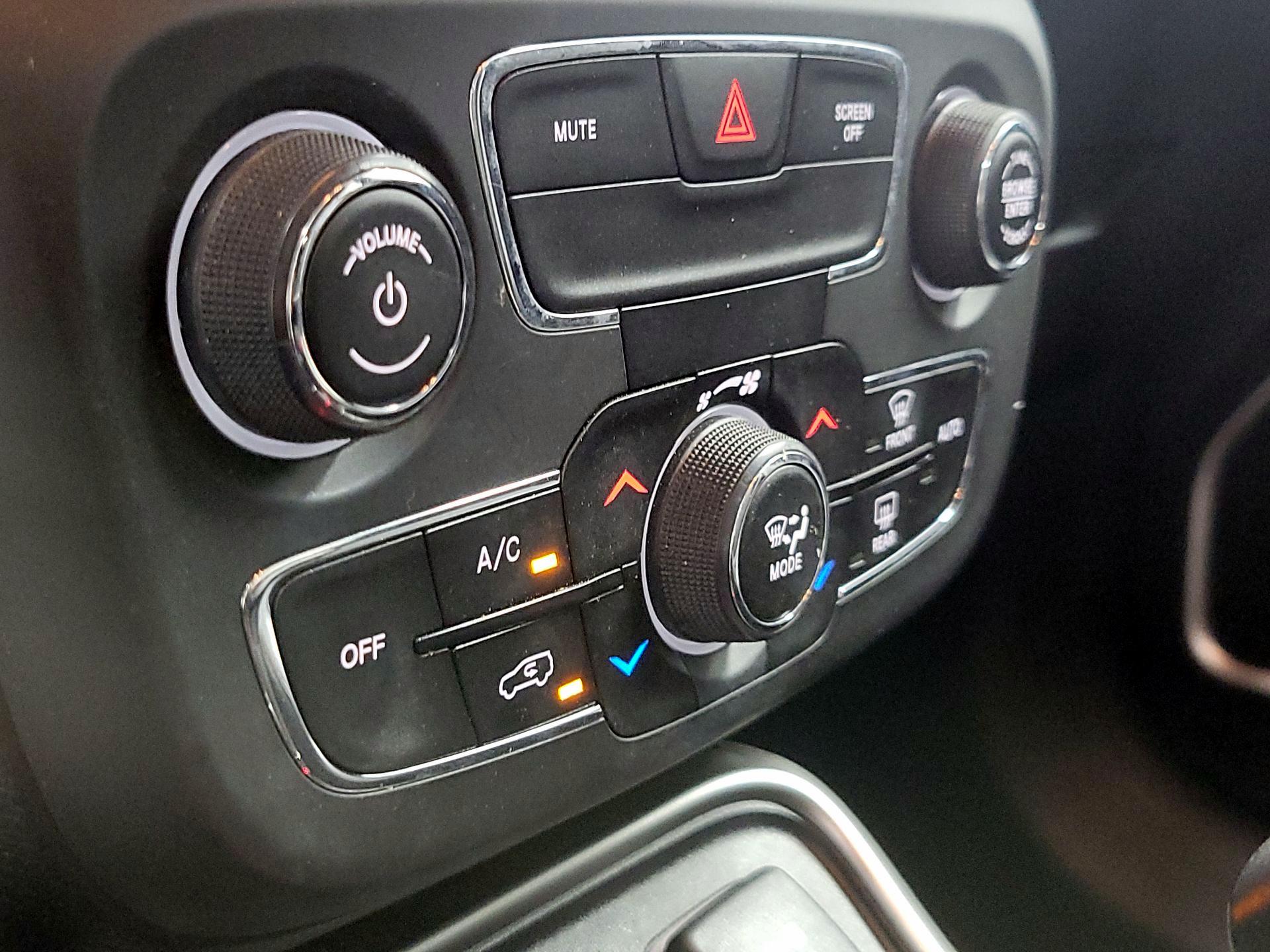 Thumbnail: 2020 Jeep Compass - 16