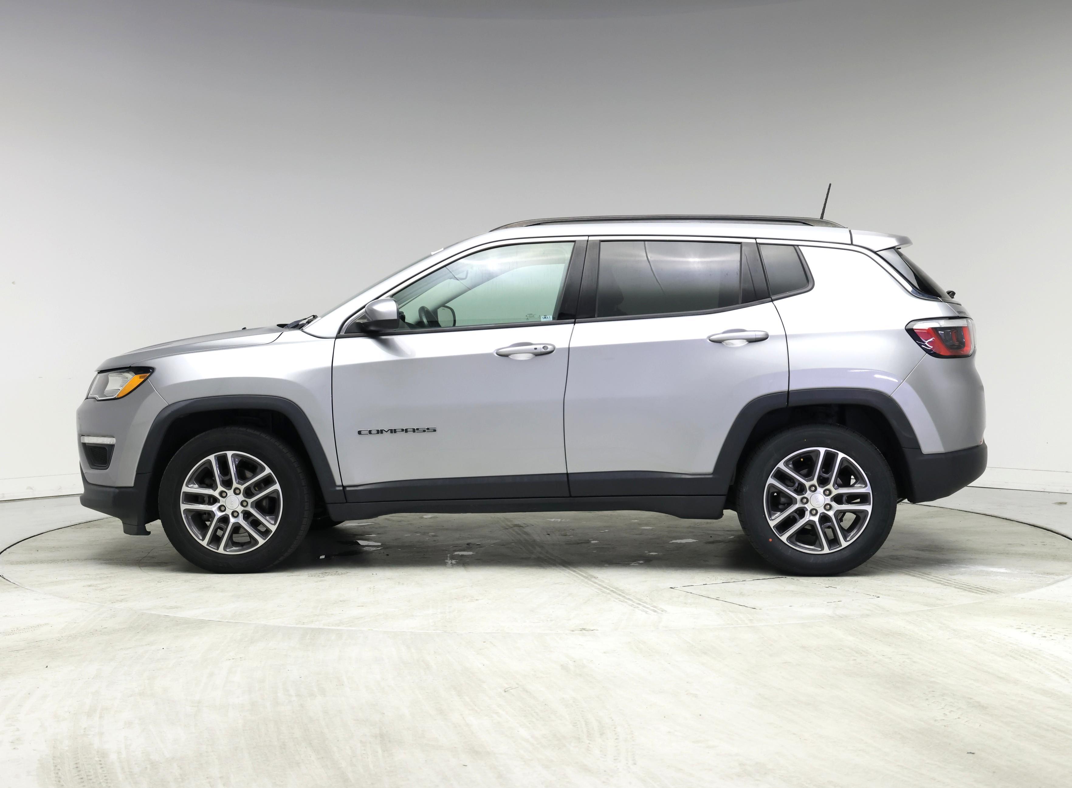 Thumbnail: 2020 Jeep Compass - 3