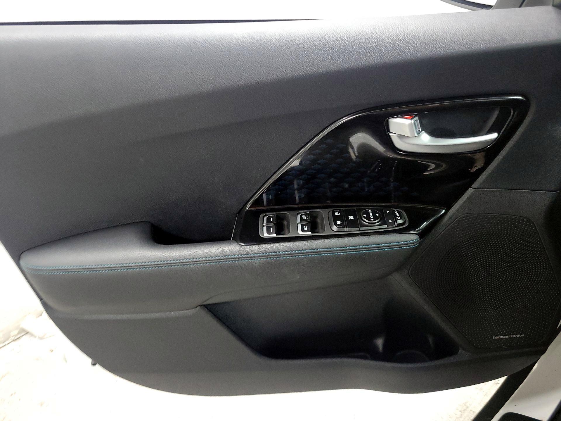 Thumbnail: 2019 Kia Niro - 12